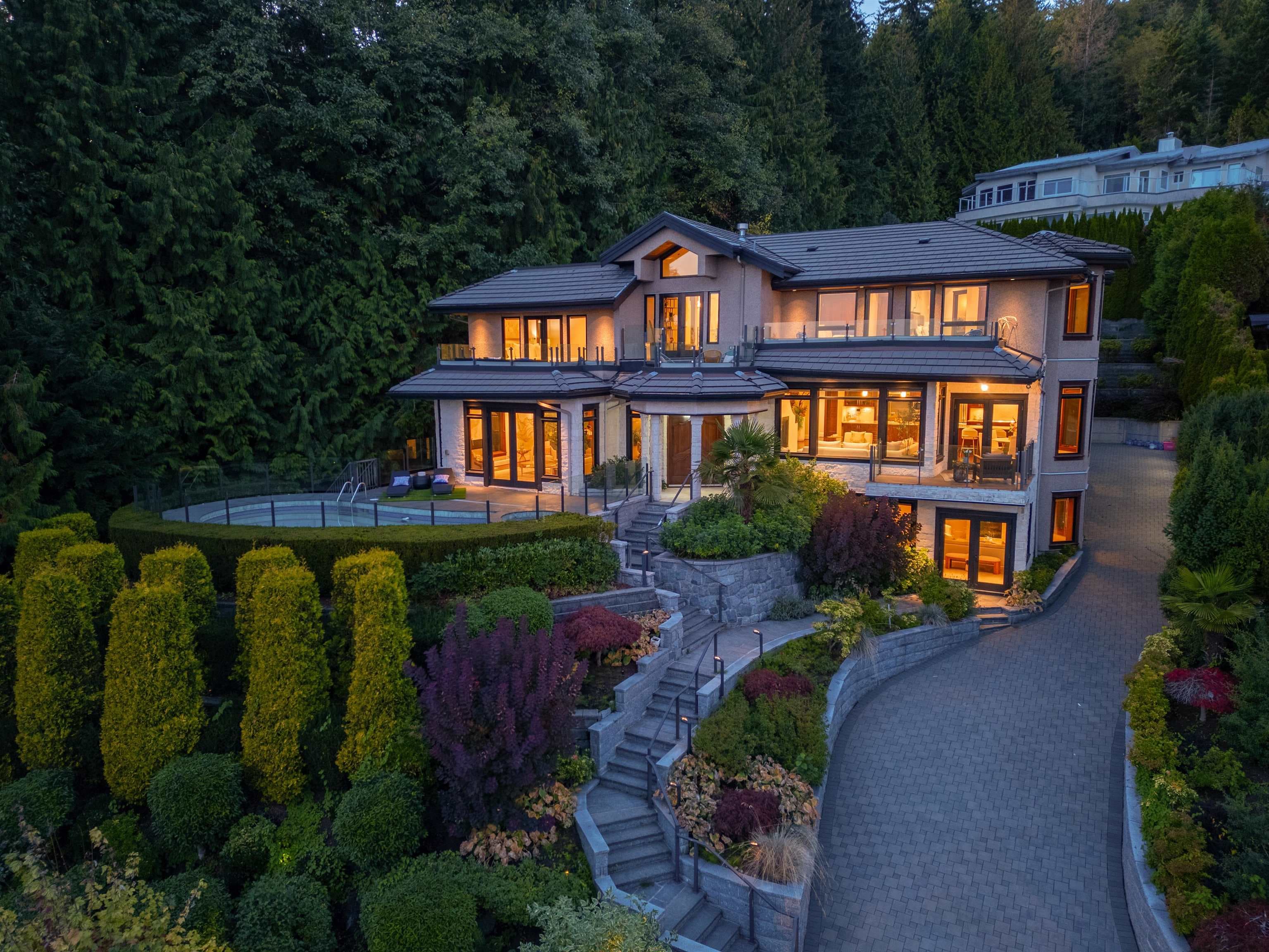 2673 Finch Hill, West Vancouver, V7S 3H3 — photo 1