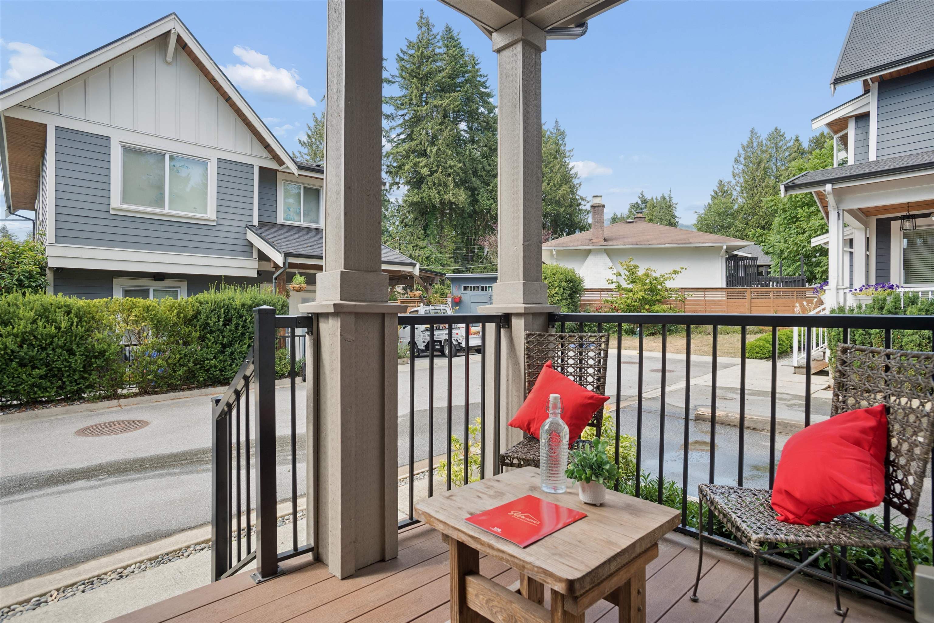 2020 Carson Court, North Vancouver, V7M 0E1 — photo 2