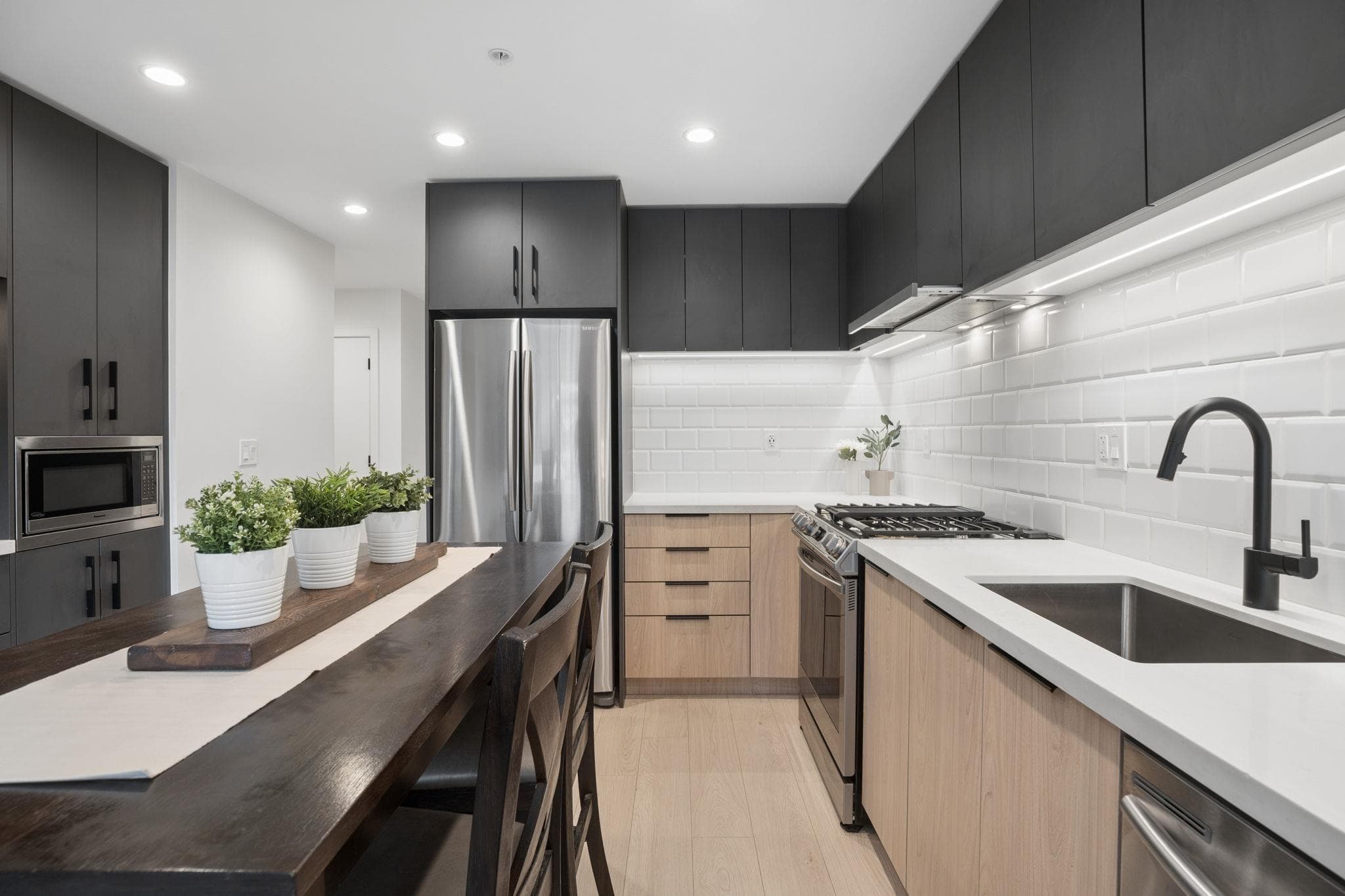413 - 3038 St George Street, Port Moody, V3H 0L3 — photo 1