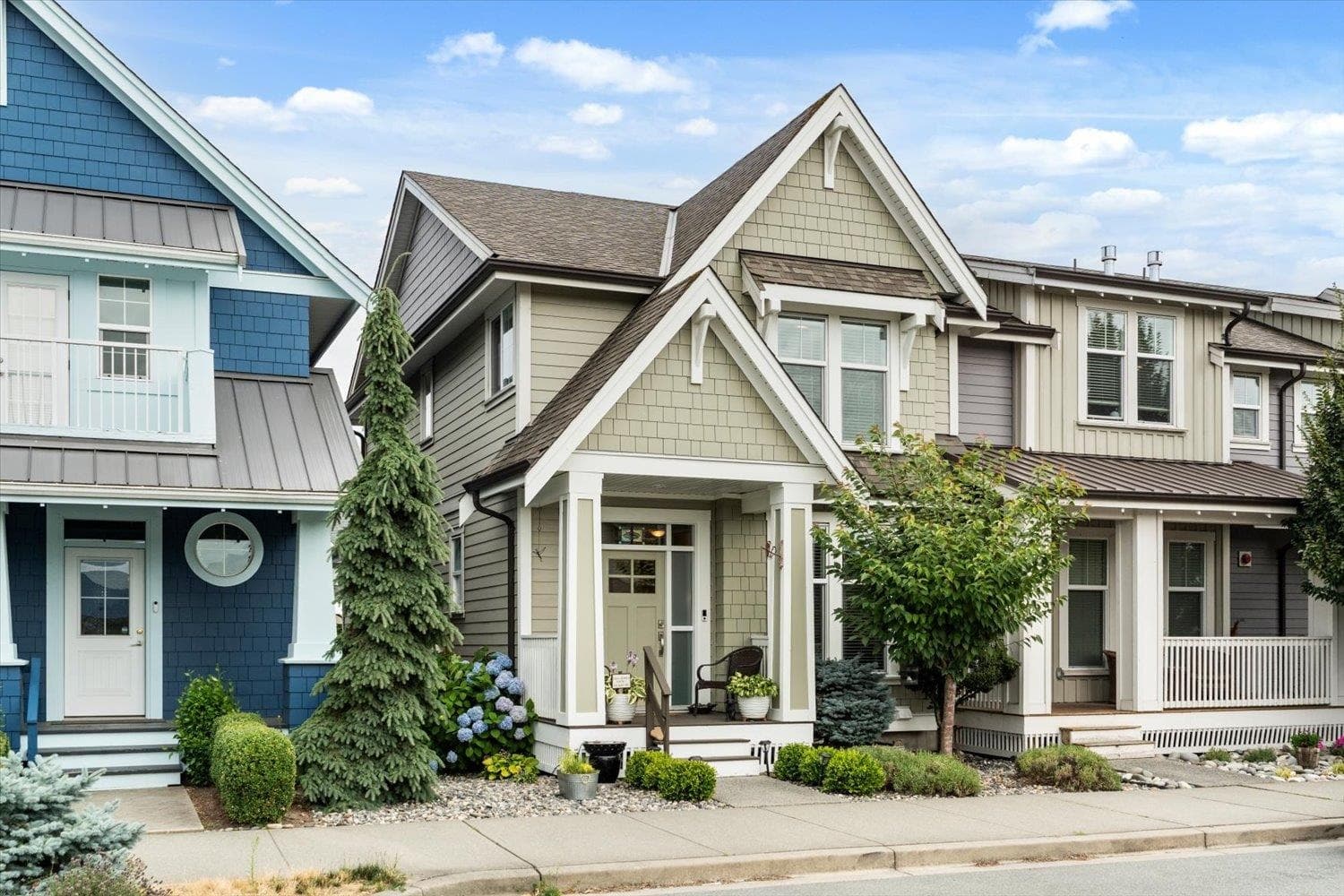 5436 Peach Road, Chilliwack, V2R 0Z6 — photo 1