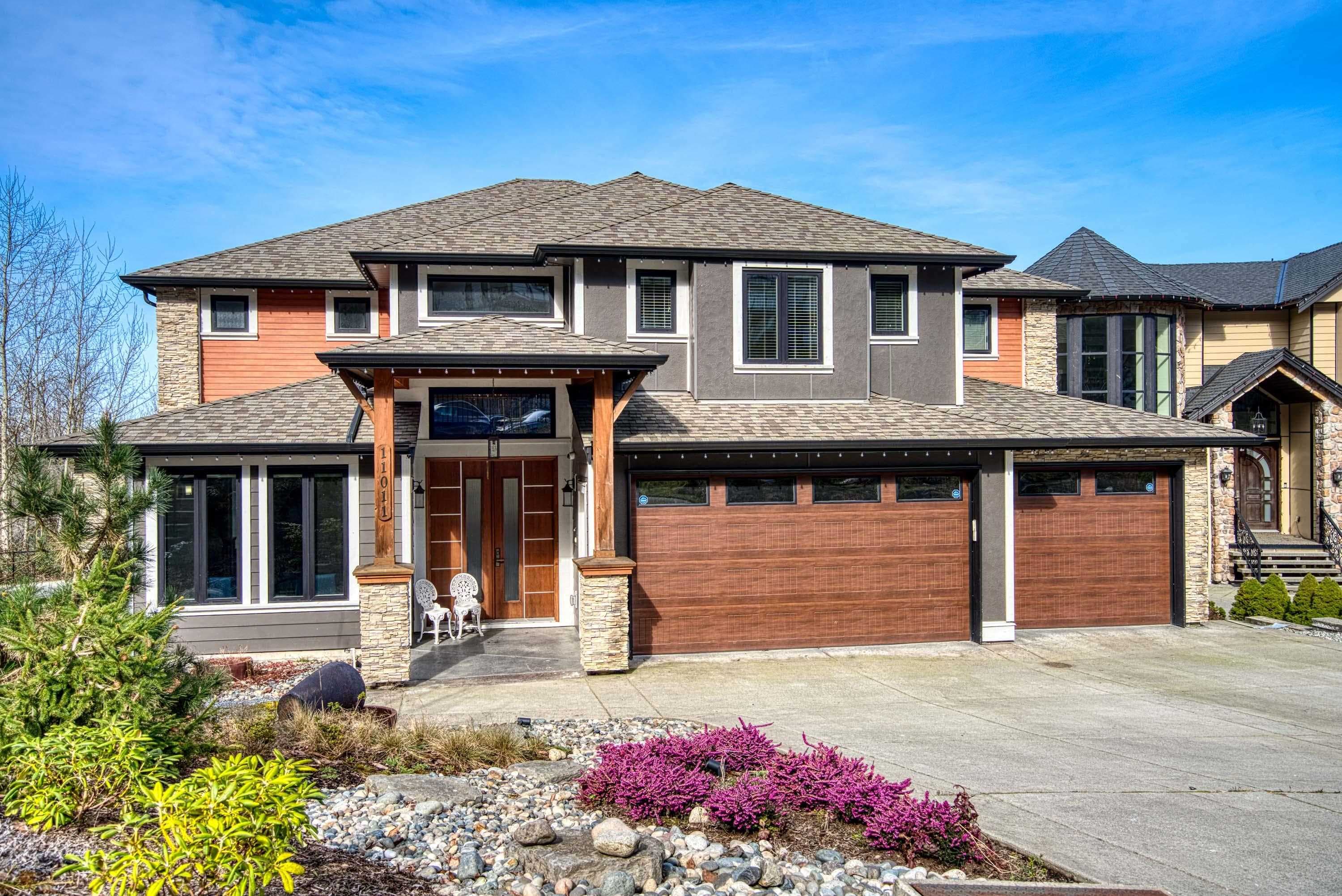 11011 Carmichael Street, Maple Ridge, V2W 0H3 — photo 1