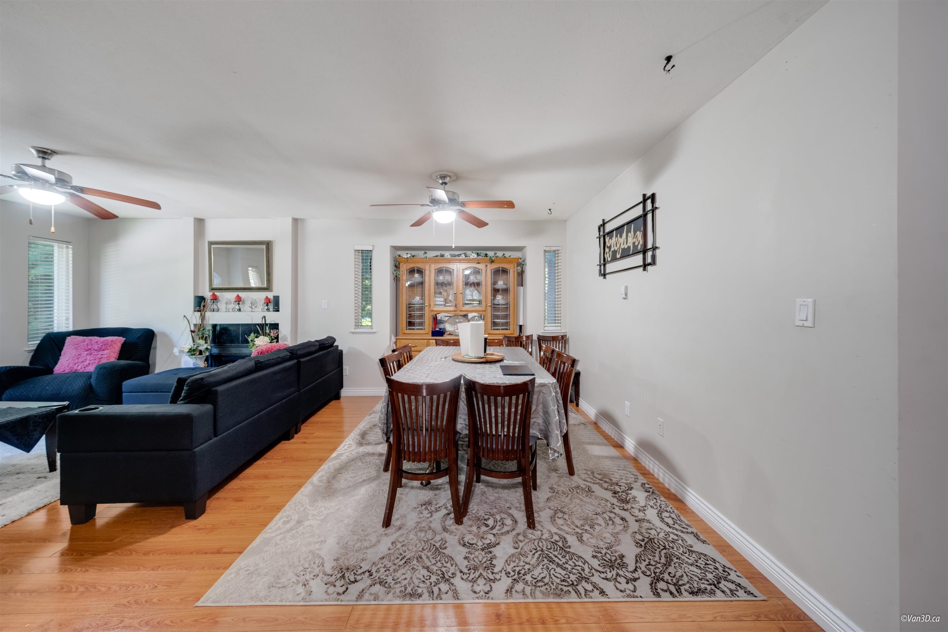 8863 King George Boulevard, Surrey, V3V 5V6 — photo 5