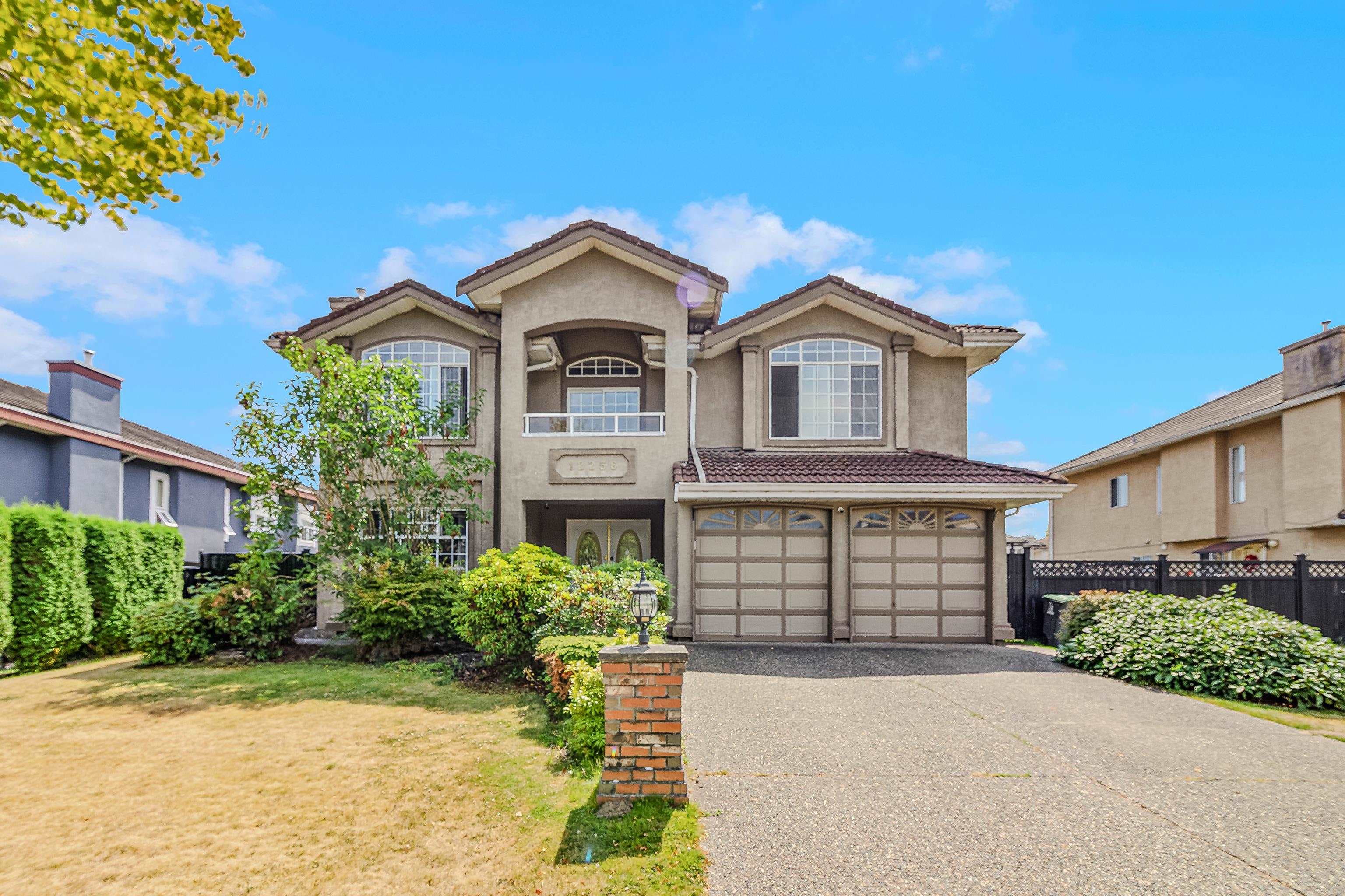 12256 64a Avenue, Surrey, V3W 3R8 — photo 1