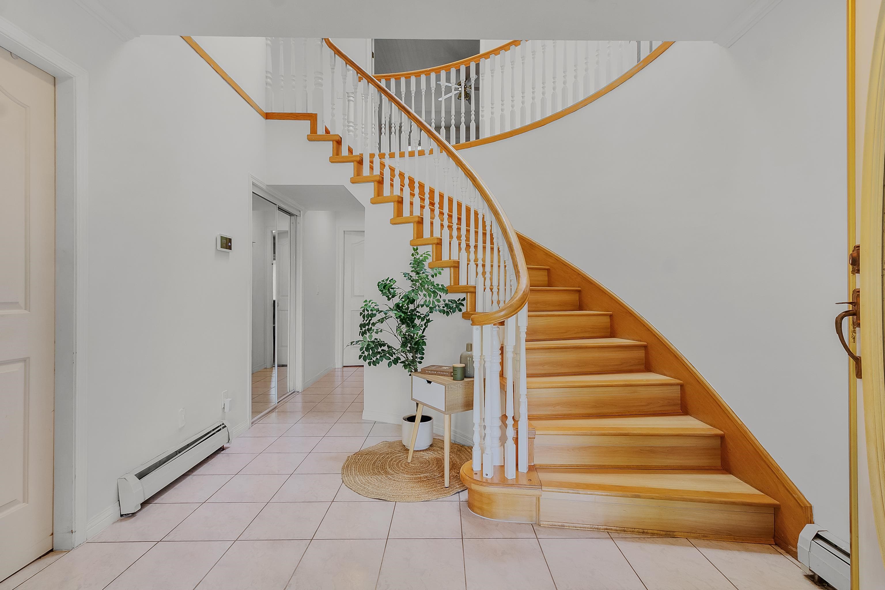 12256 64a Avenue, Surrey, V3W 3R8 — photo 4