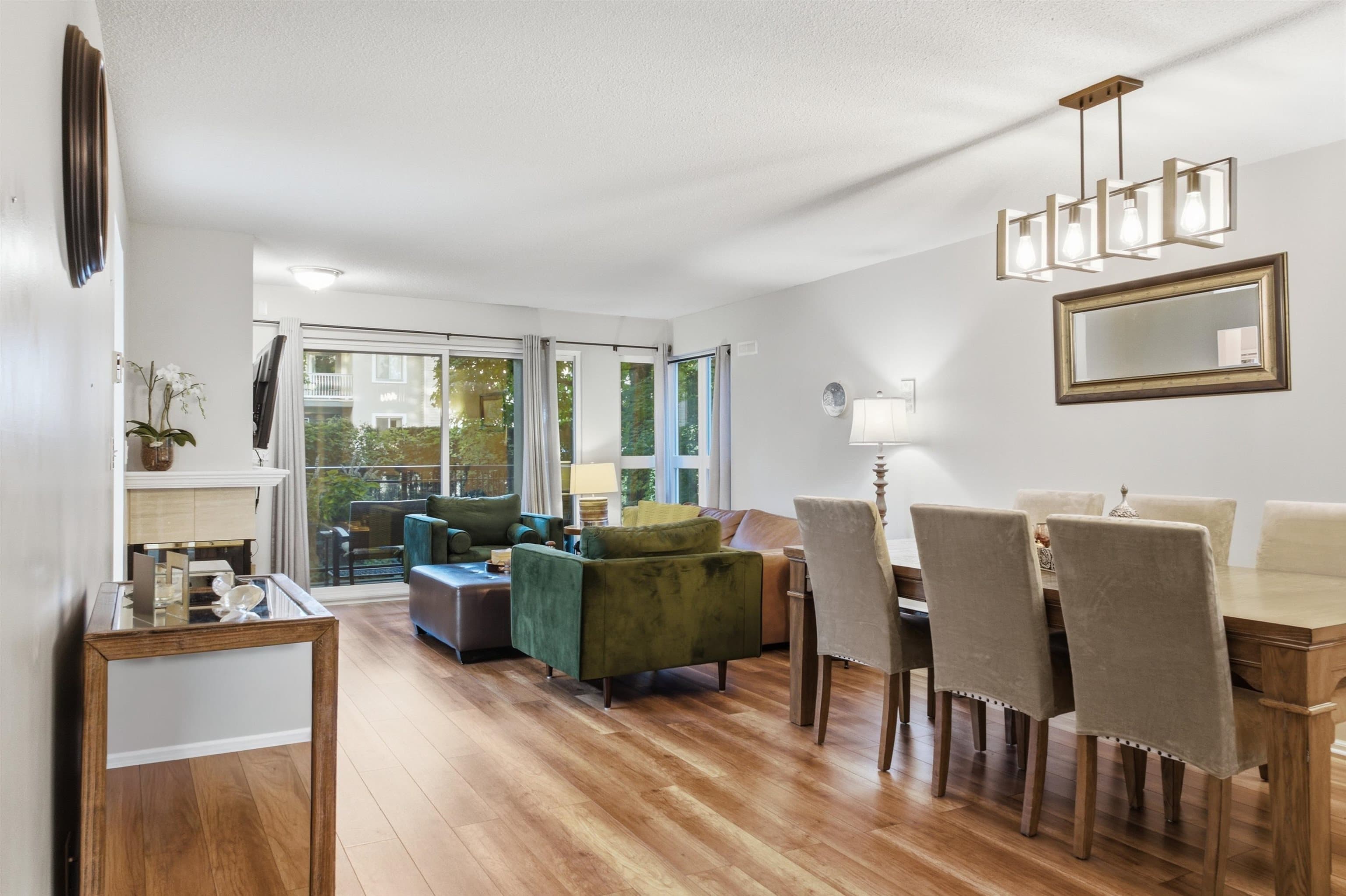 303 - 106 W Kings Road, North Vancouver, V7N 2L8 — photo 2