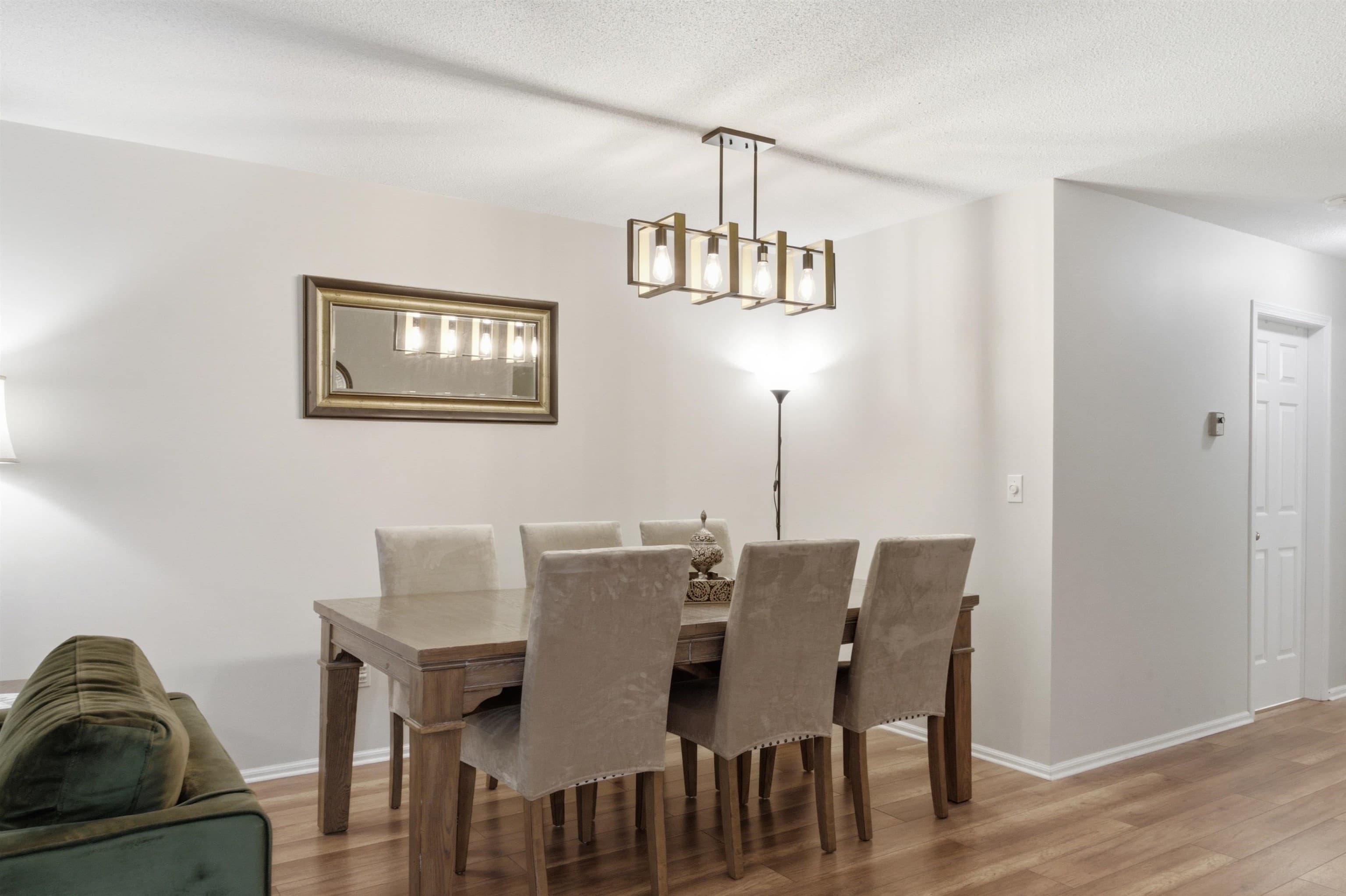 303 - 106 W Kings Road, North Vancouver, V7N 2L8 — photo 4