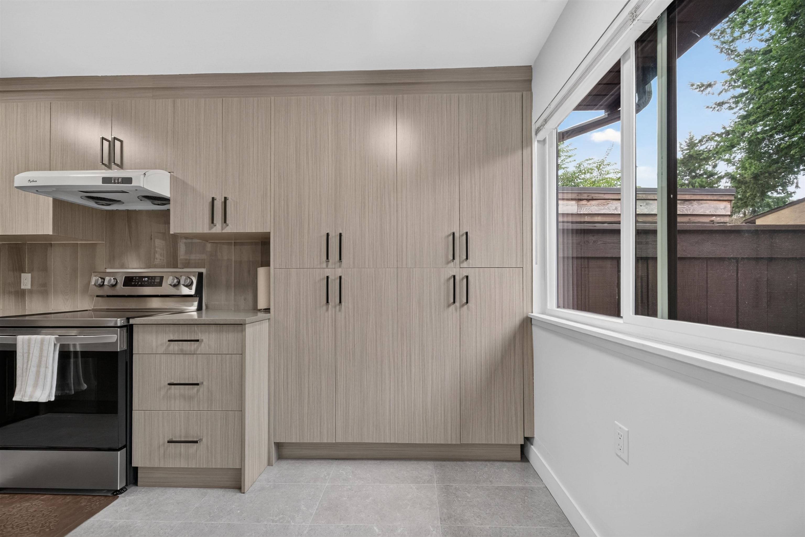 121 - 9467 Prince Charles Boulevard, Surrey, V3V 7G1 — photo 3