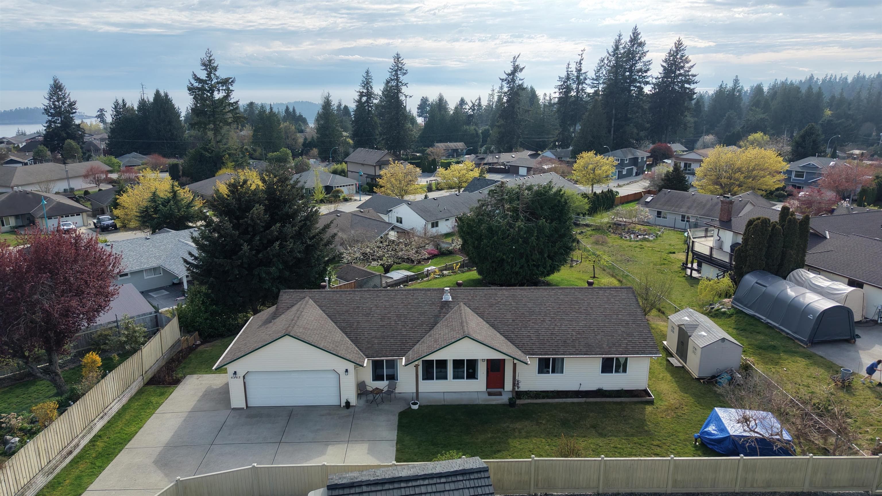 6365 Homestead Avenue, Sechelt, V7Z 0M7 — photo 3