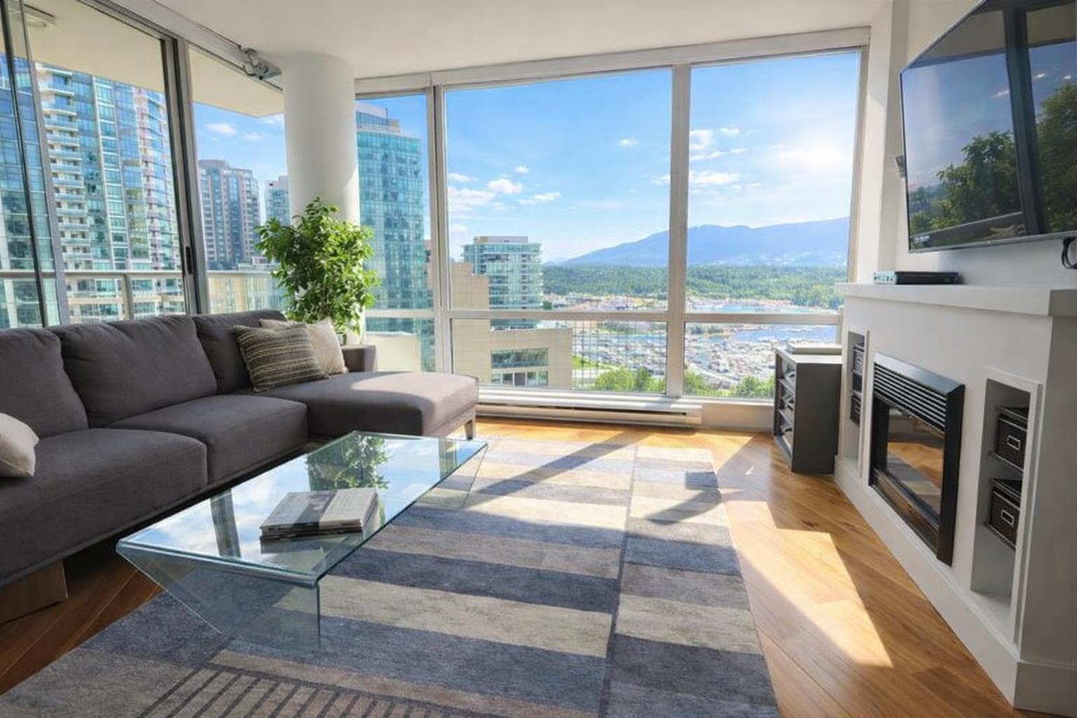 1228 W Hastings Street, Vancouver, V6E 4S6 — photo 2