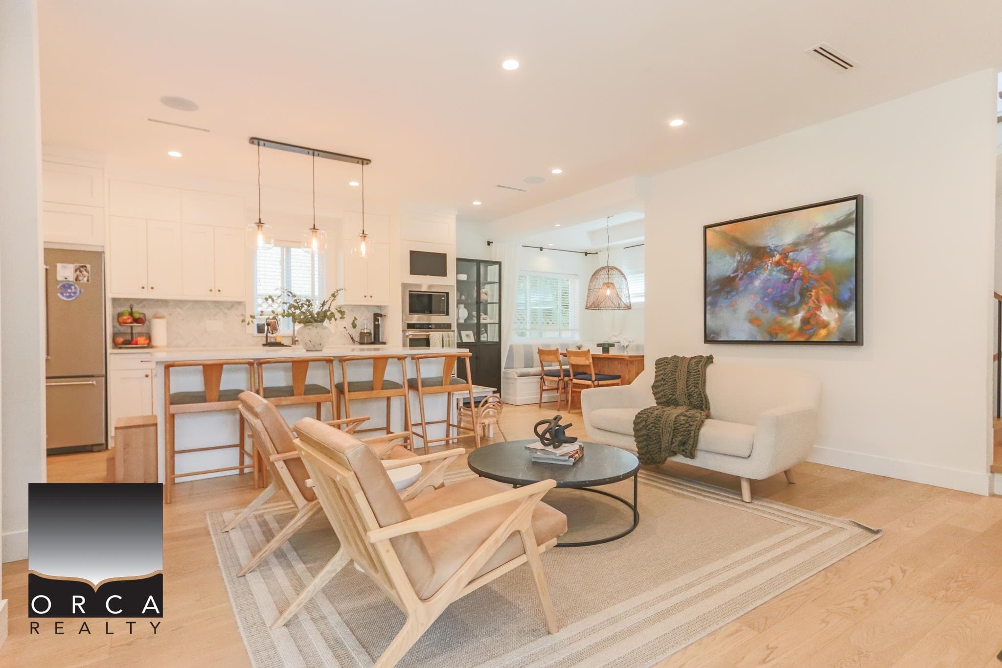 116 W Windsor Road, North Vancouver, V7N 2M8 — photo 3
