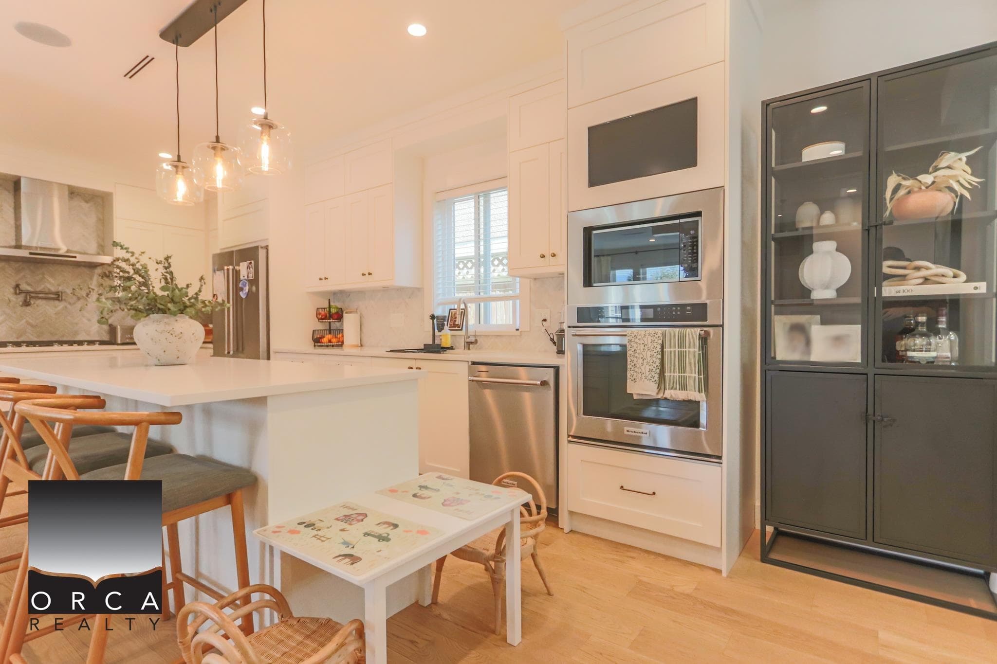 116 W Windsor Road, North Vancouver, V7N 2M8 — photo 4