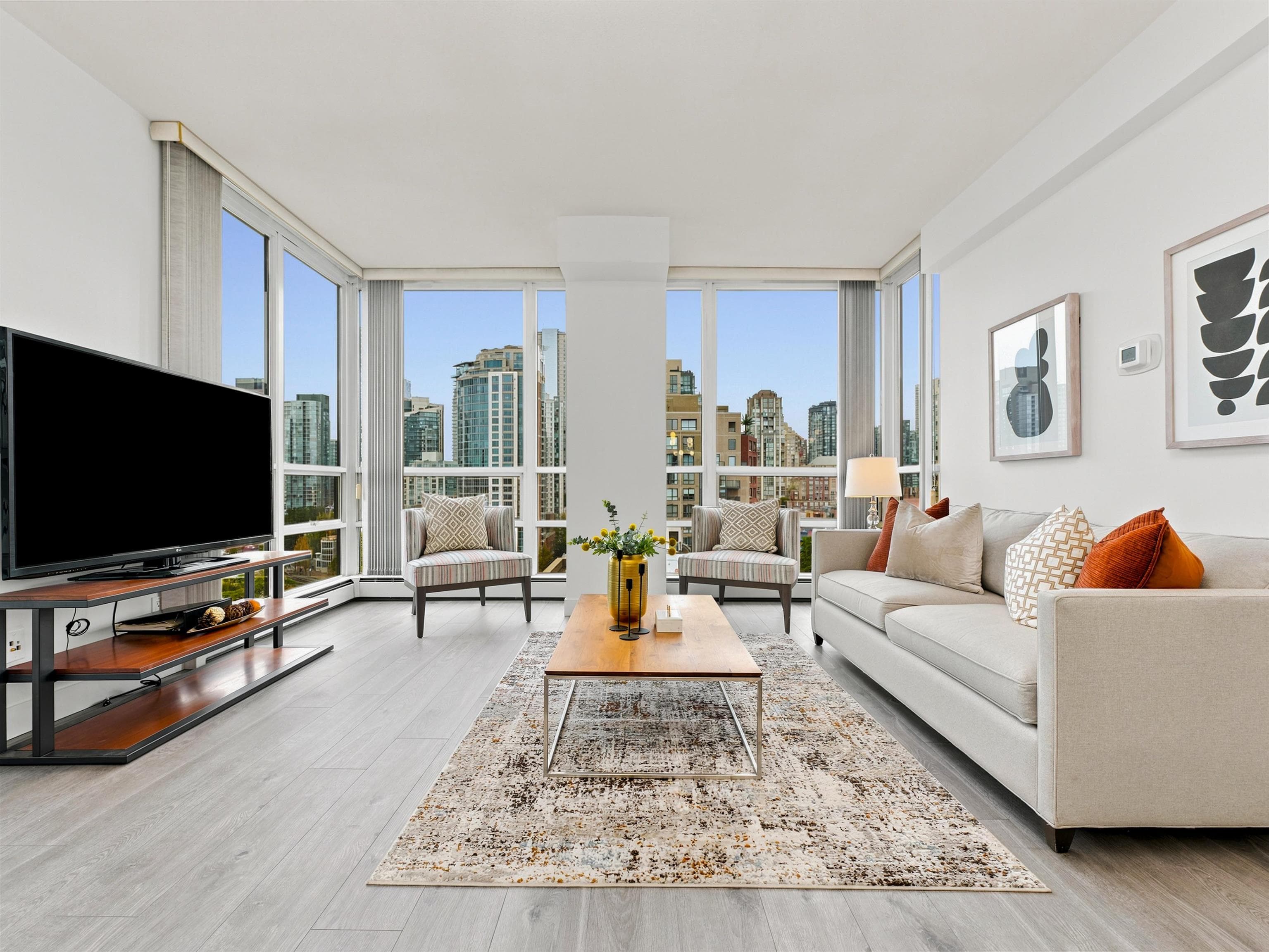 18C - 139 Drake Street, Vancouver, V6Z 2T8 — photo 1