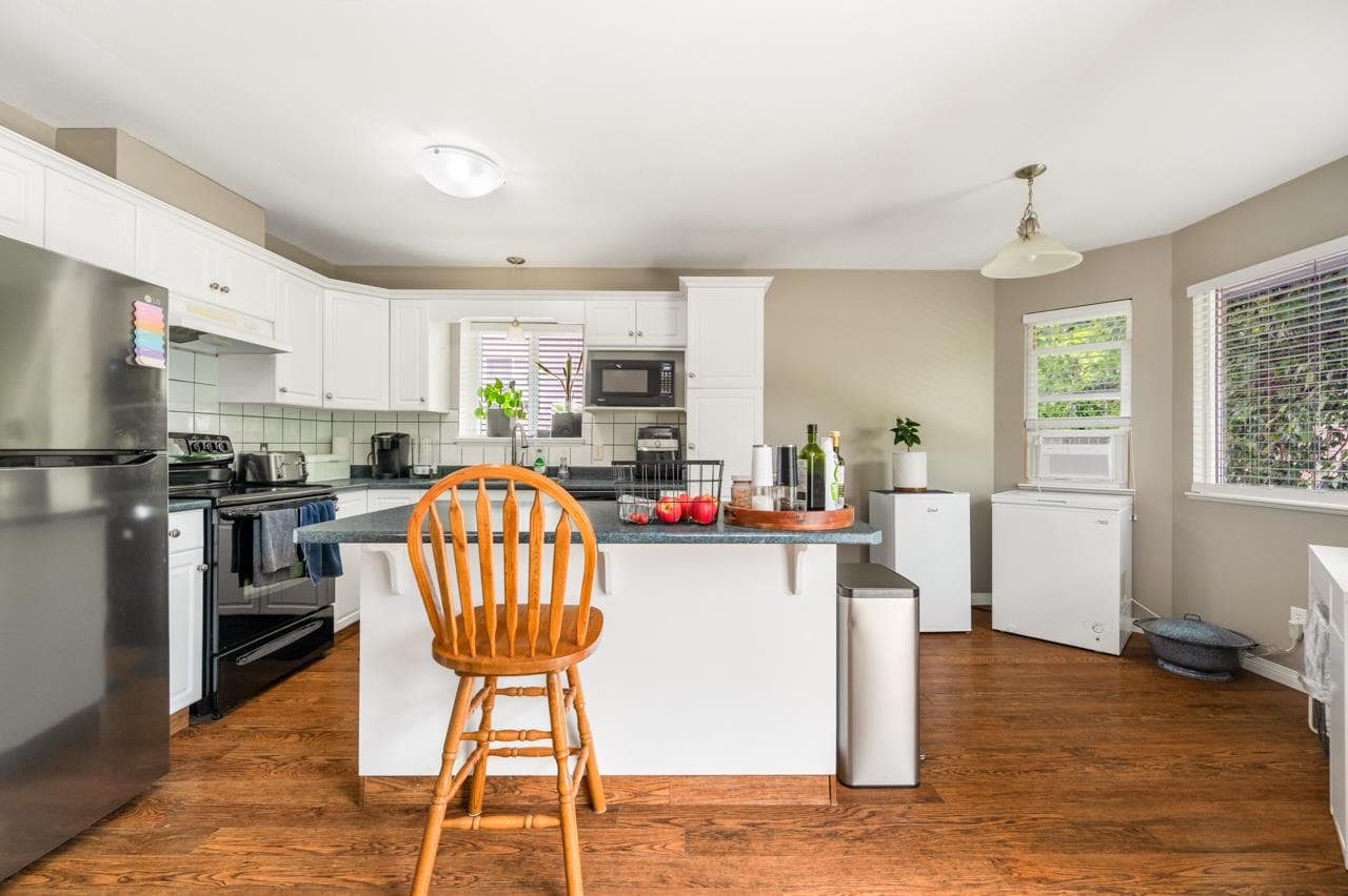 35026 Exbury Avenue, Abbotsford, V2S 6X6 — photo 2