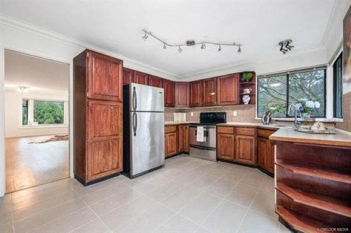 2628 Mclaughlin Court, Coquitlam, V3B 6K4 — photo 5