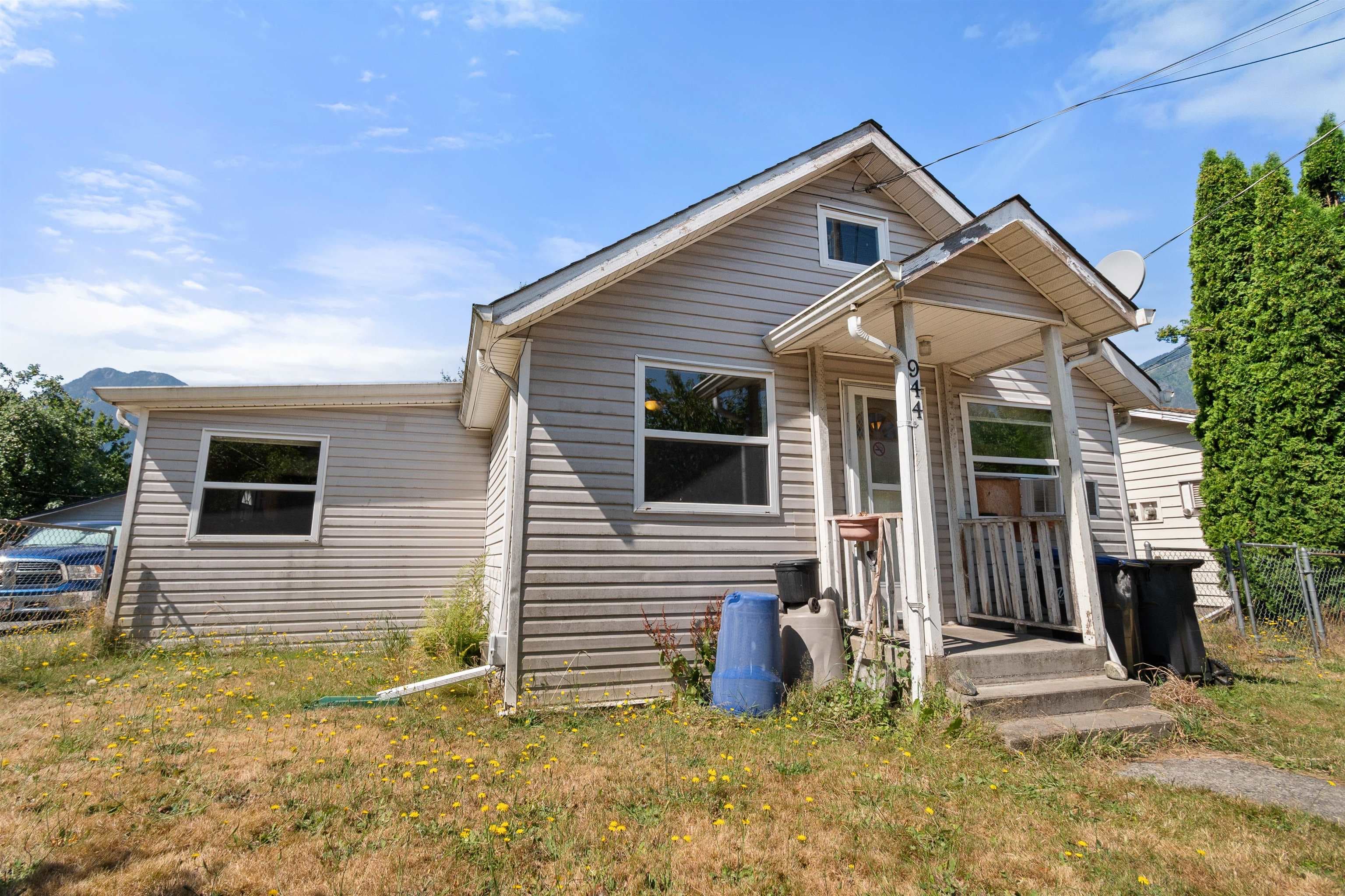 944 3rd Avenue, Hope, V0X 1L0 — photo 2