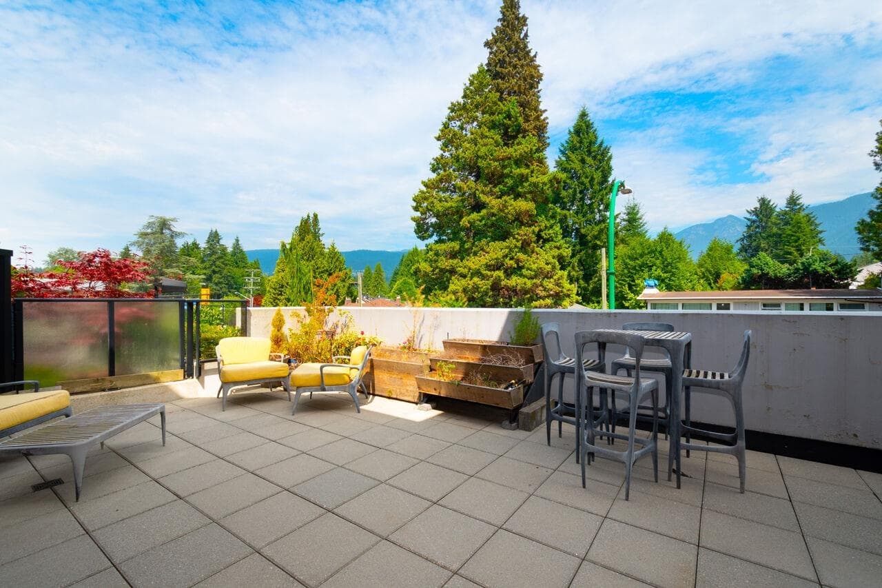 217 - 3220 Connaught Crescent, North Vancouver, V7R 0A5 — photo 1
