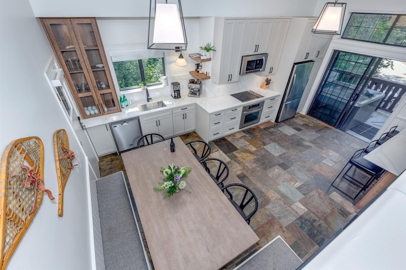 2212 Gondola Way, Whistler, V8E 0B4 — photo 2