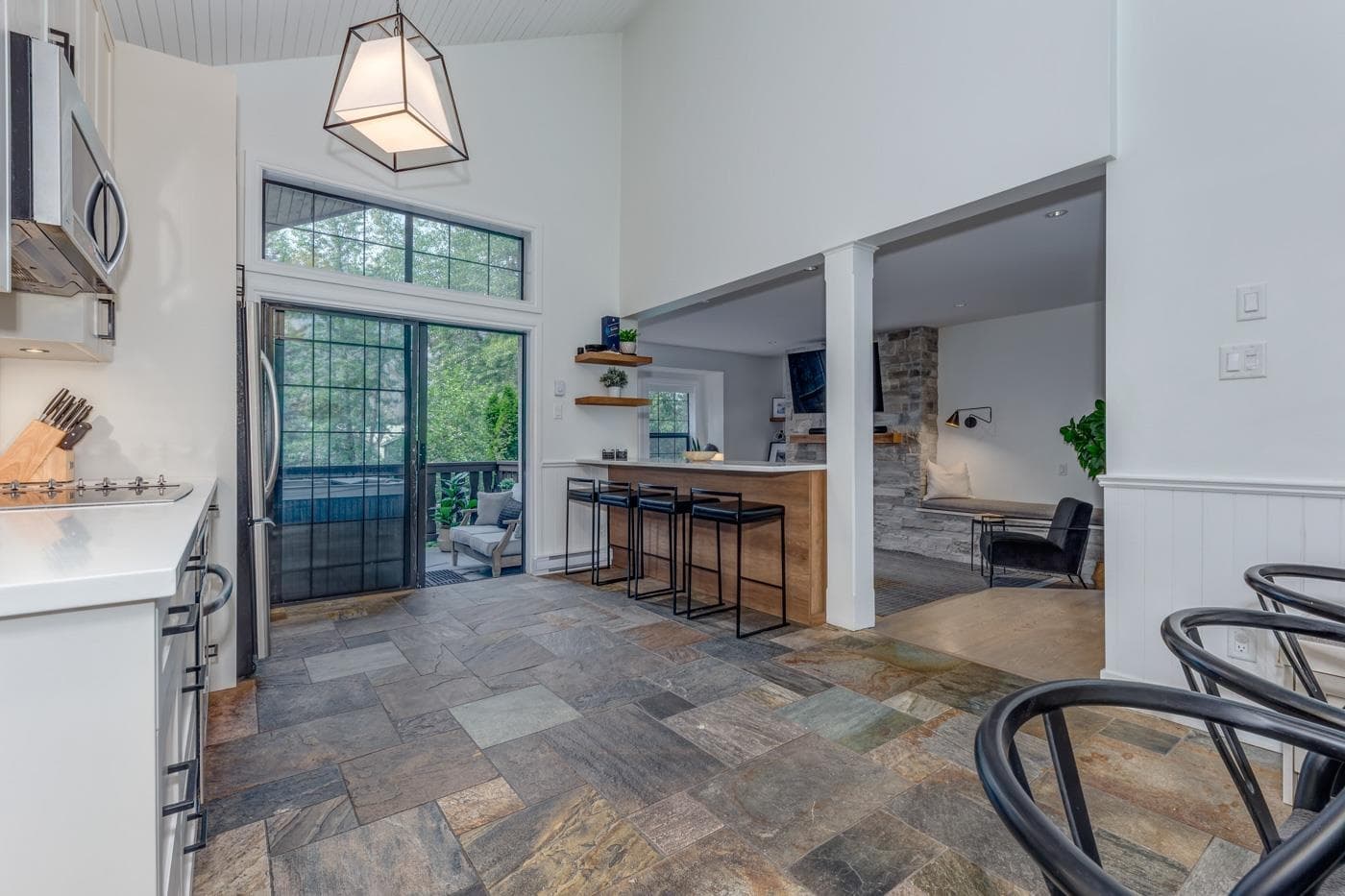 2212 Gondola Way, Whistler, V8E 0B4 — photo 4