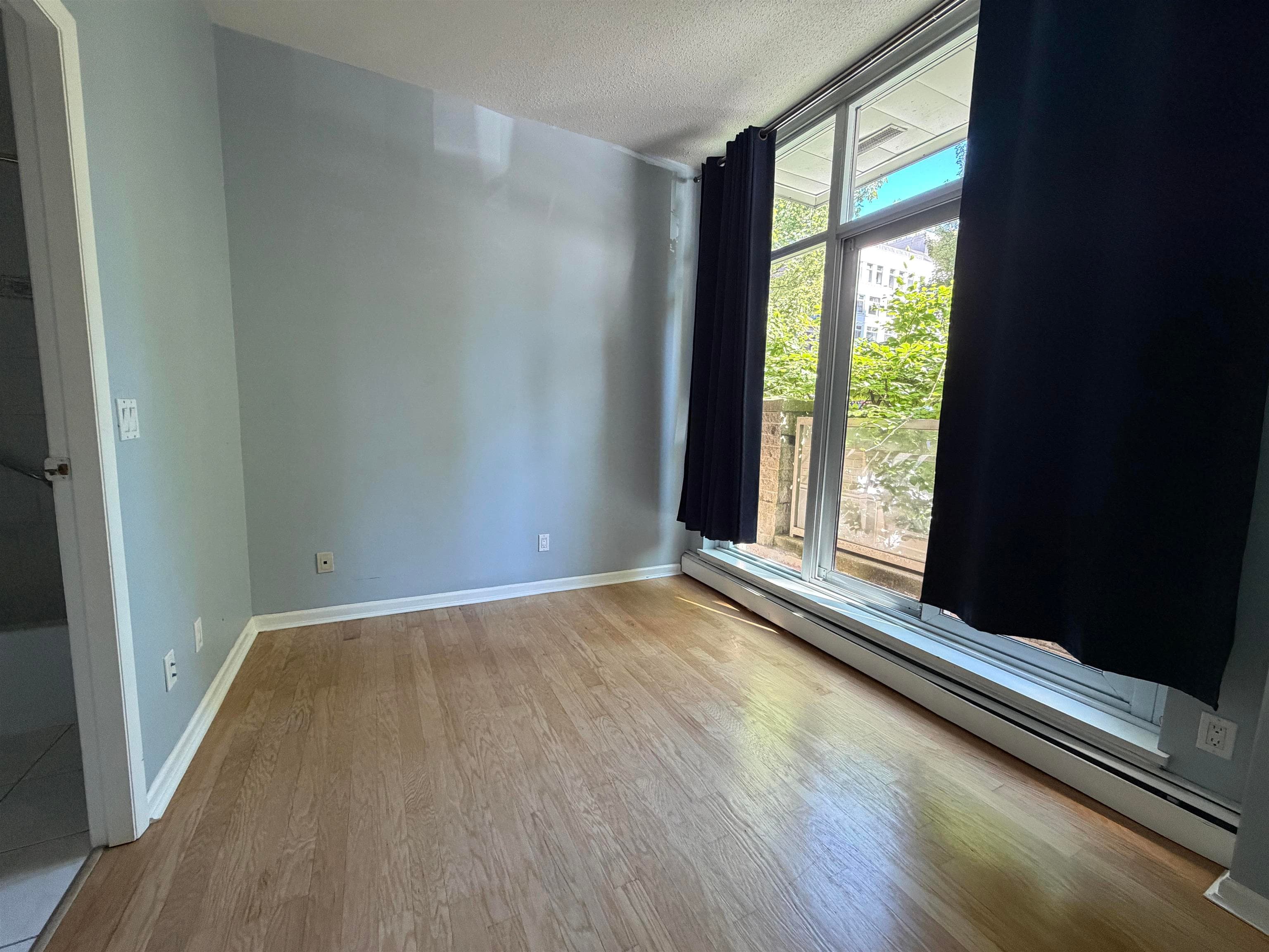 105 - 388 Drake Street, Vancouver, V6B 6A8 — photo 4