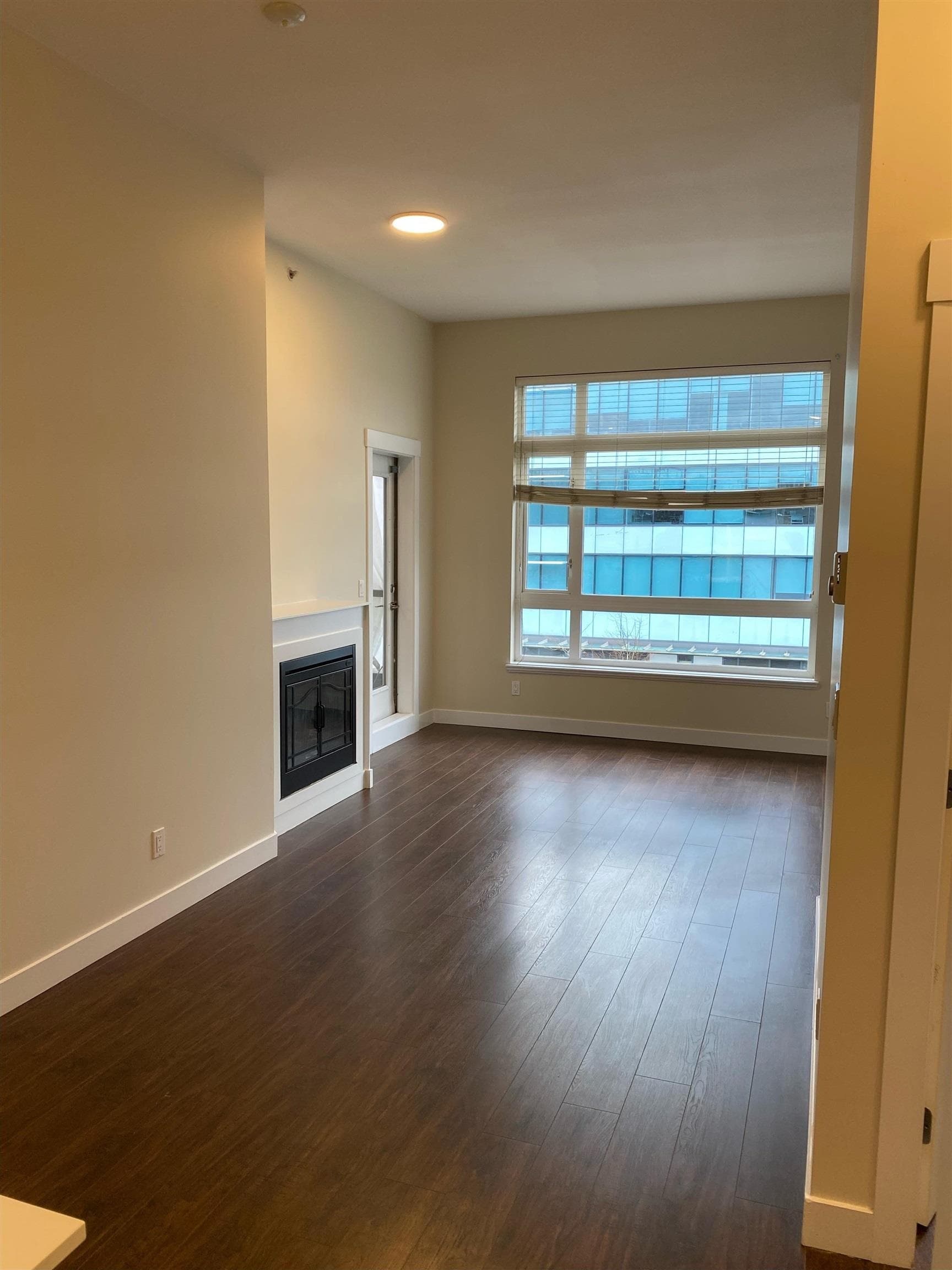404 - 10822 City Parkway, Surrey