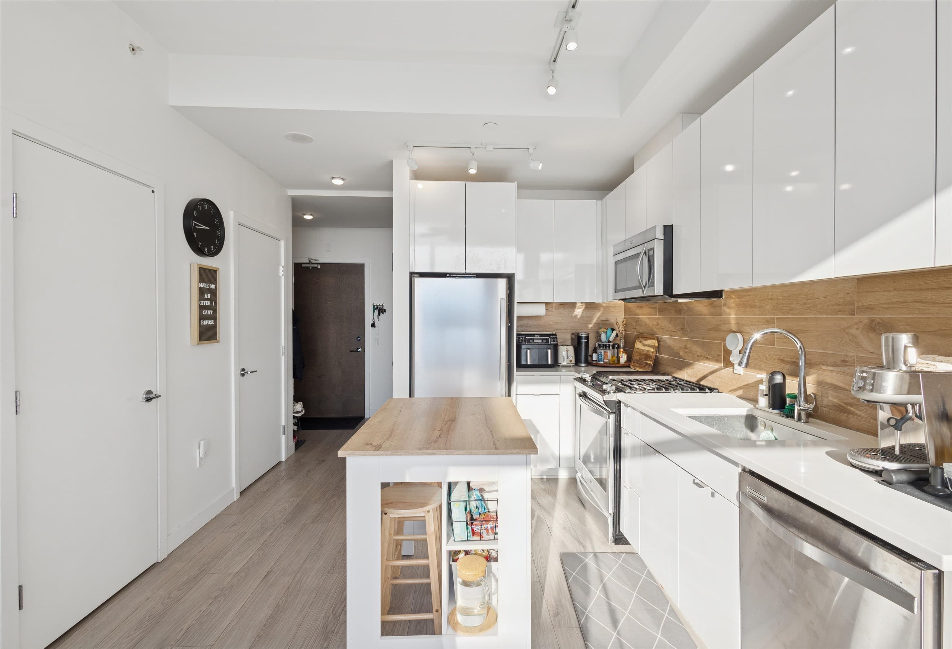 208 - 200 Nelson's Crescent, New Westminster, V3L 0H4 — photo 5