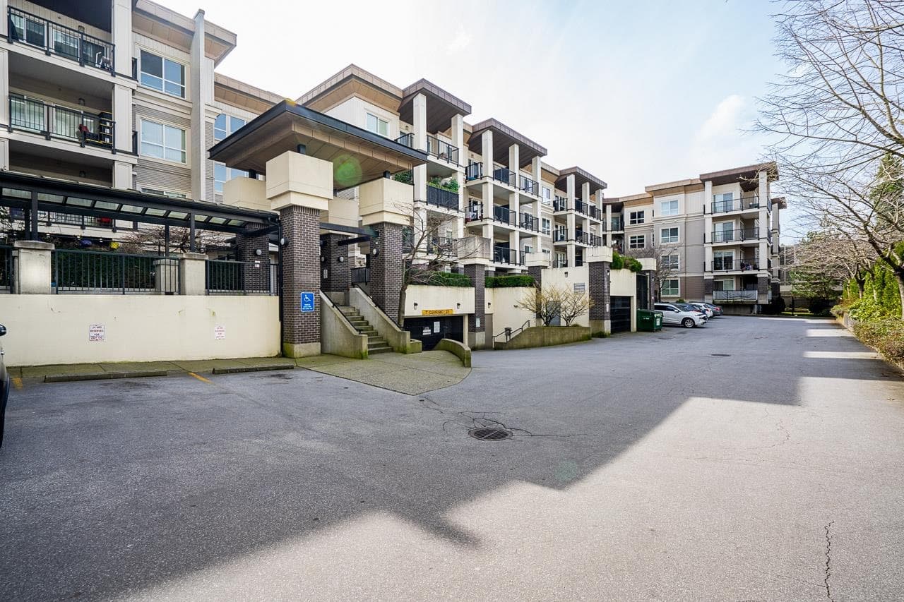 410 - 9655 King George Boulevard, Surrey, V3T 0C7 — photo 2