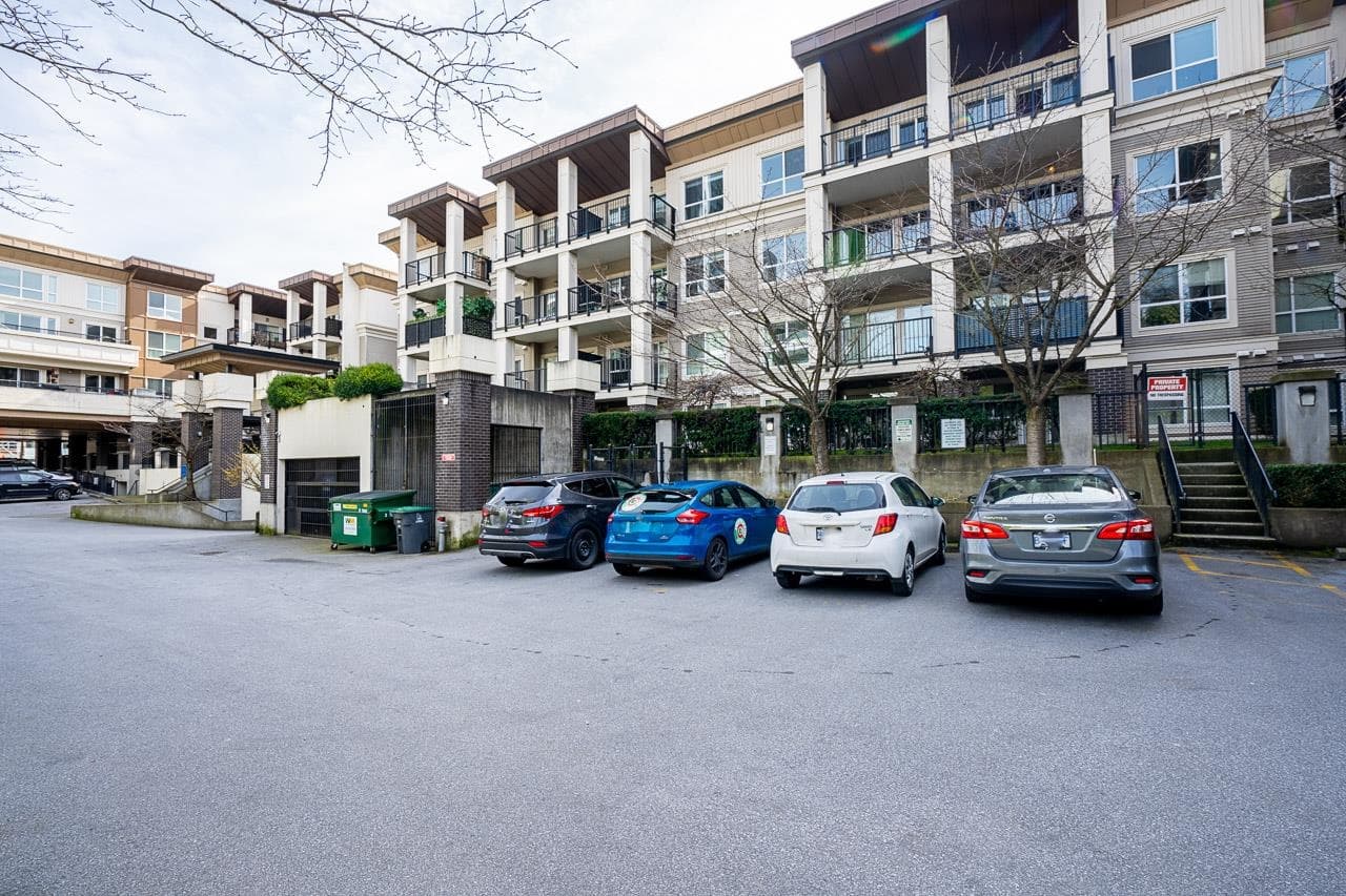 410 - 9655 King George Boulevard, Surrey, V3T 0C7 — photo 4