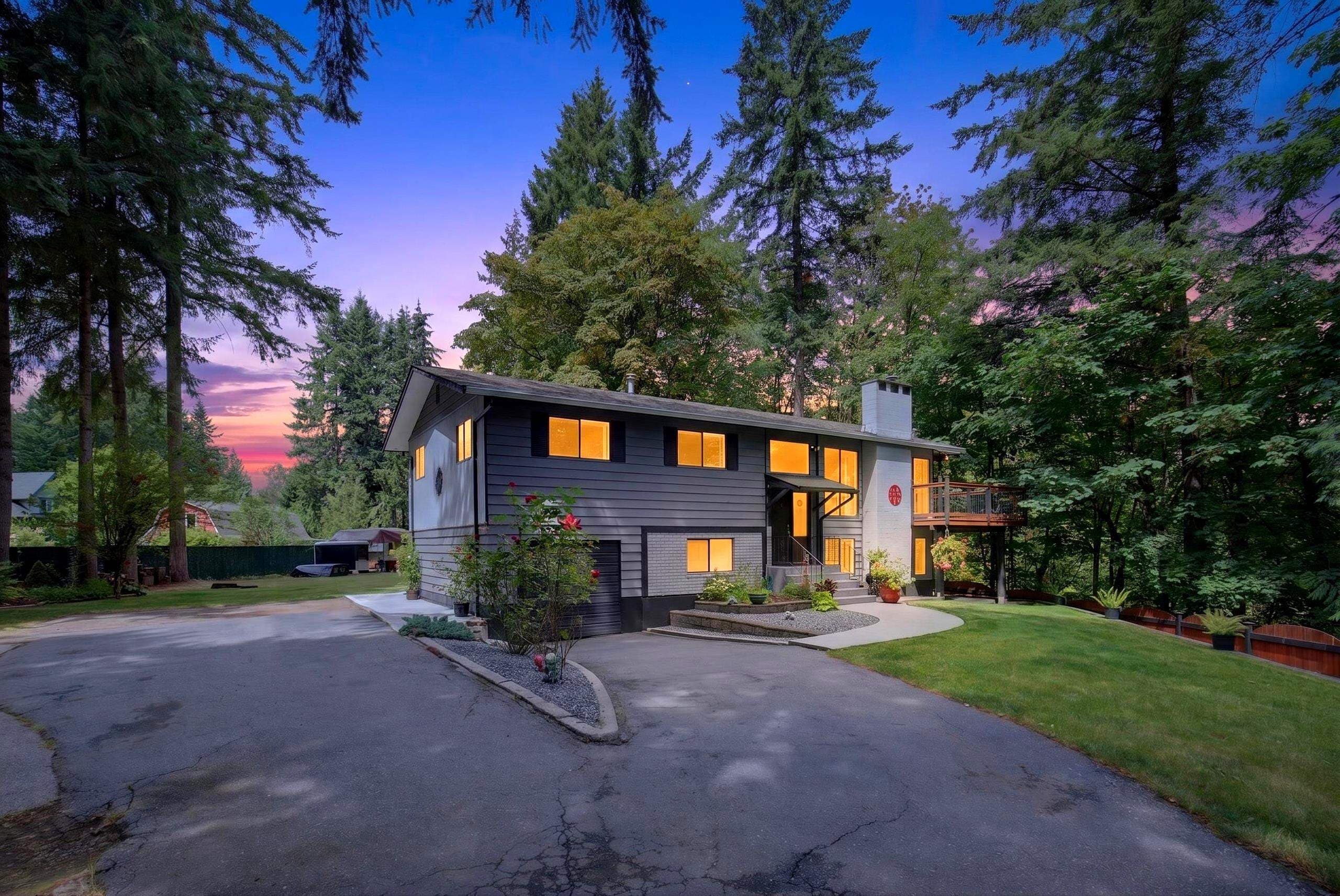 24299 55 Avenue, Langley, V3A 7N6 — photo 1