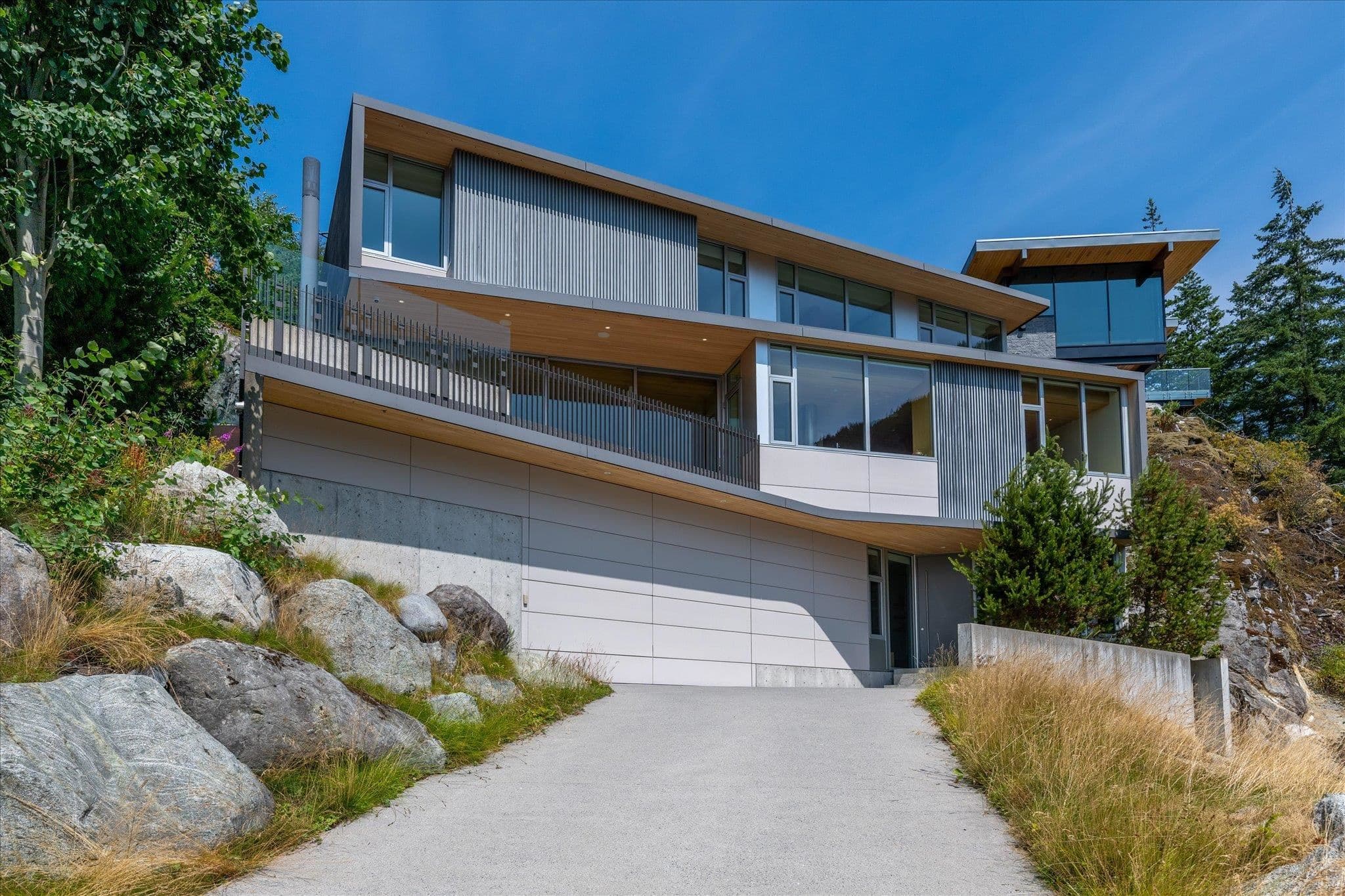 38574 High Creek Drive, Squamish, V8B 0T6 — photo 1