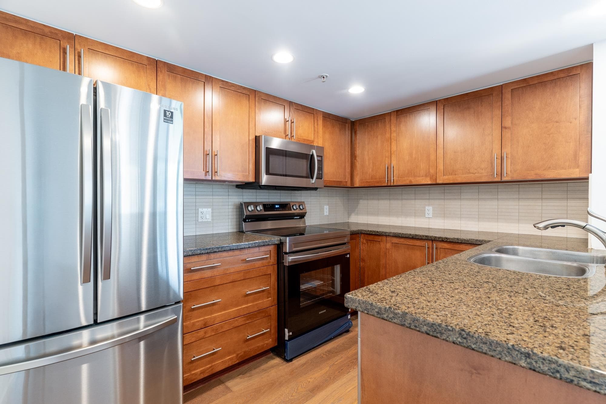 302 - 288 Ungless Way, Port Moody, V3H 0C9 — photo 5
