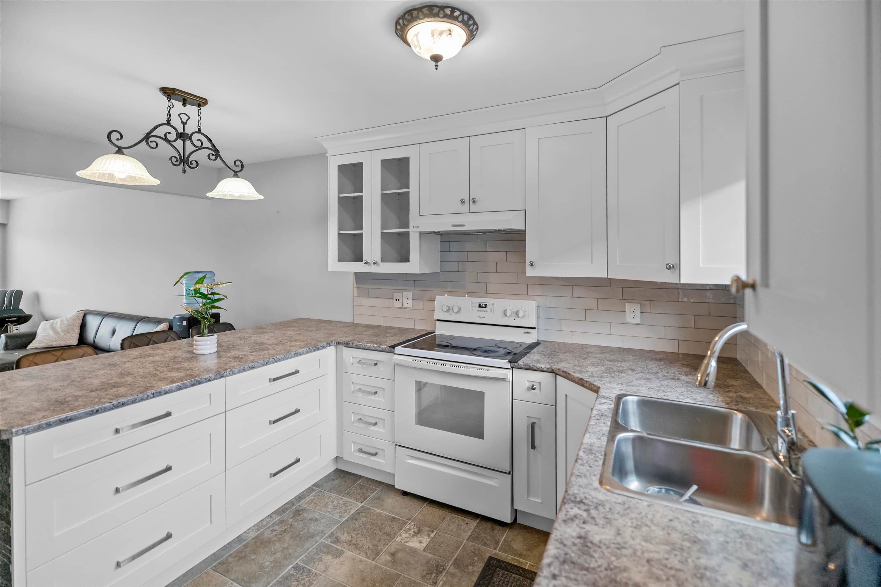 A - 46538 Rolinde Crescent, Chilliwack, V2P 6X5 — photo 2