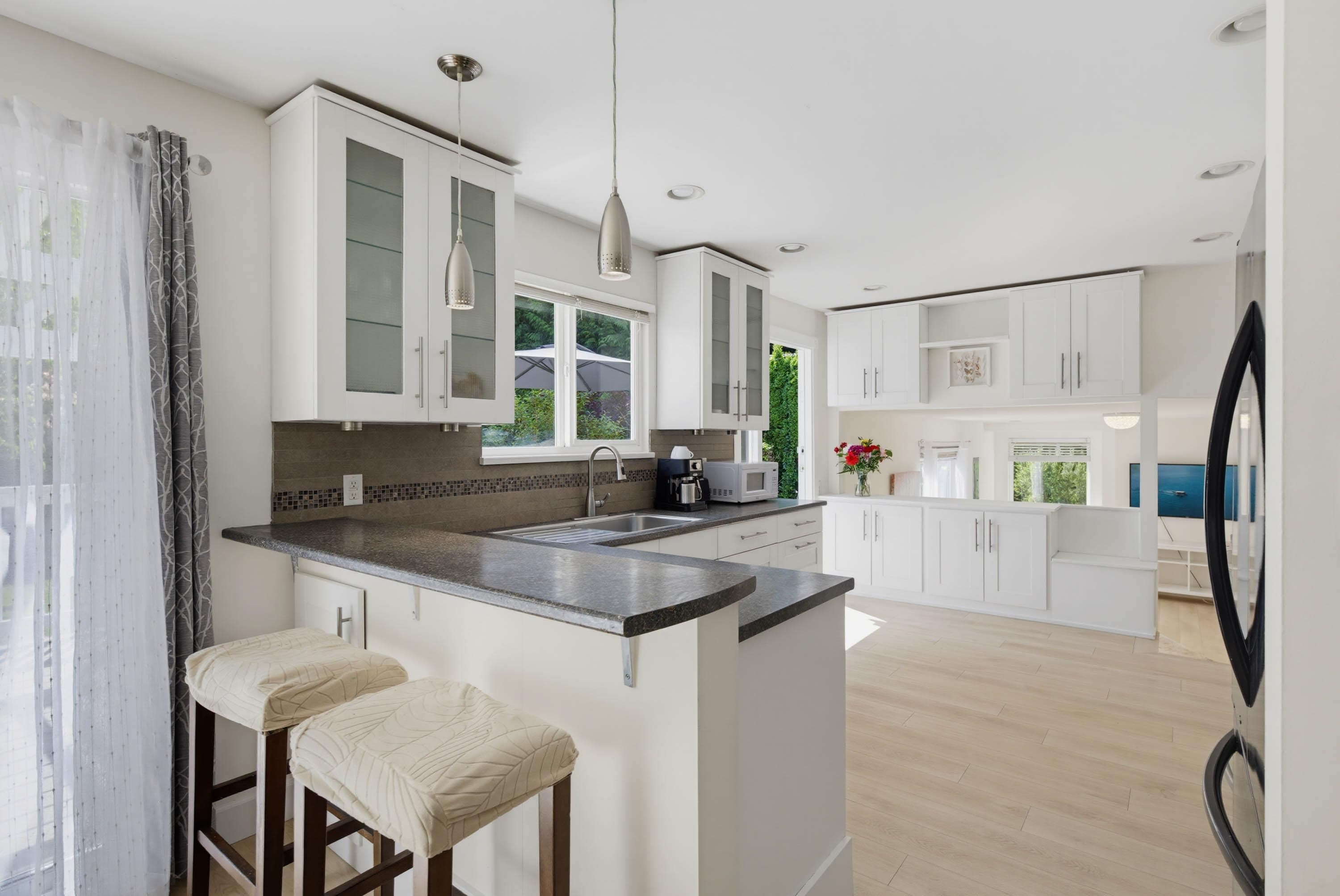 856 55a Street, Delta, V4M 3M4 — photo 5