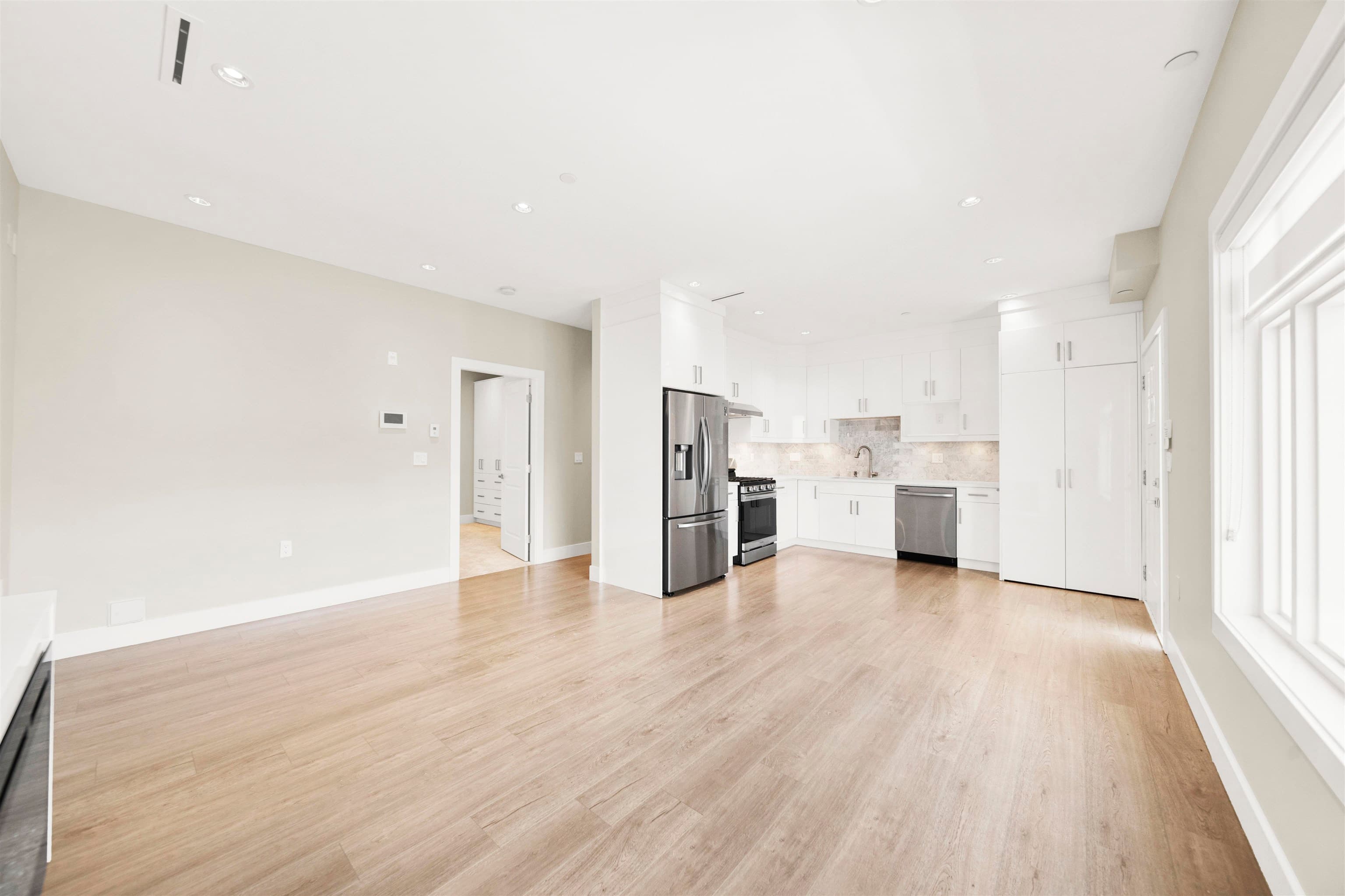 3128 Kings Avenue, Vancouver, V5R 4T4 — photo 5