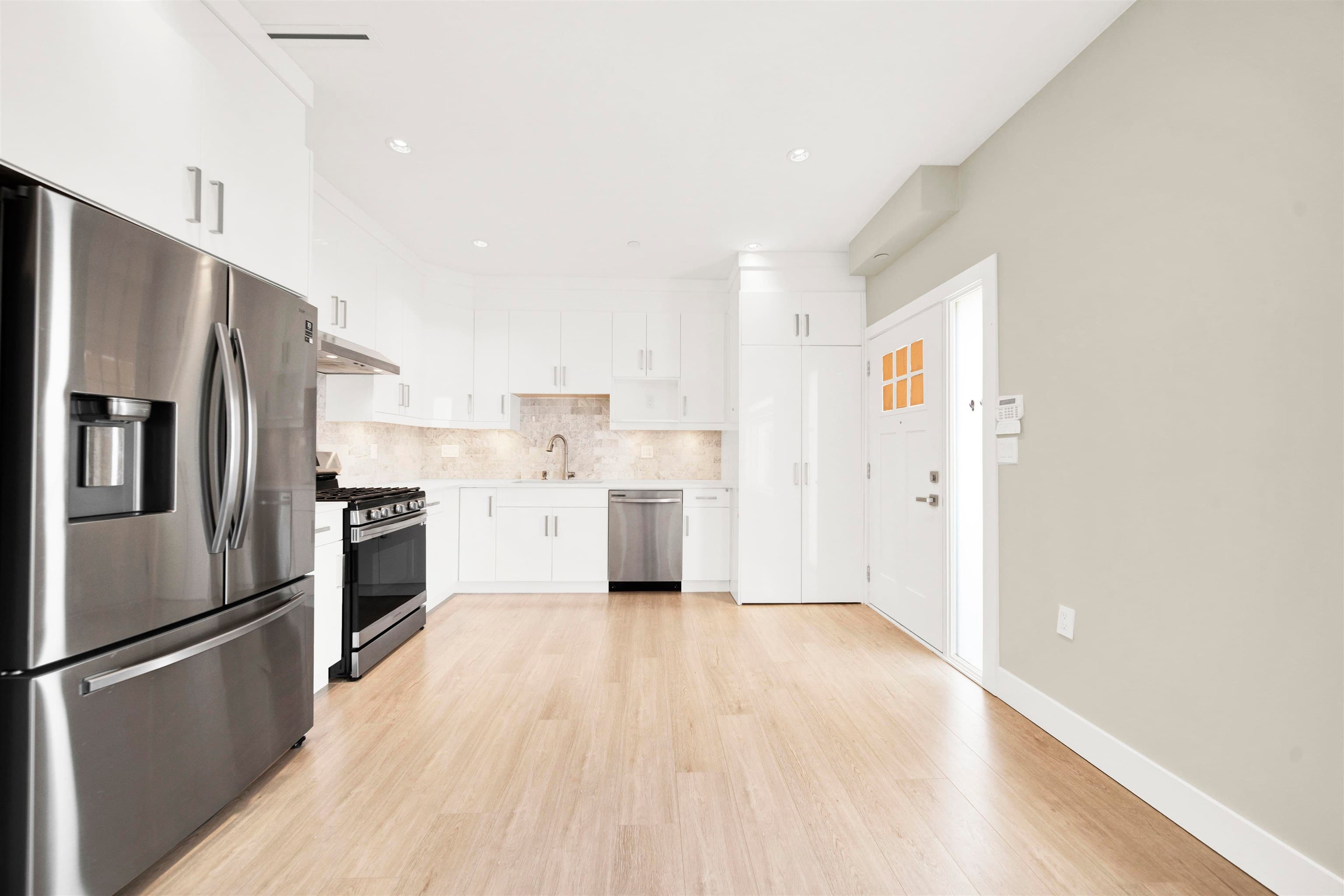 3128 Kings Avenue, Vancouver, V5R 4T4 — photo 4