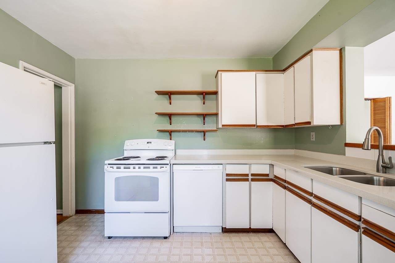 15405 Semiahmoo Avenue, White Rock, V4B 1T6 — photo 5