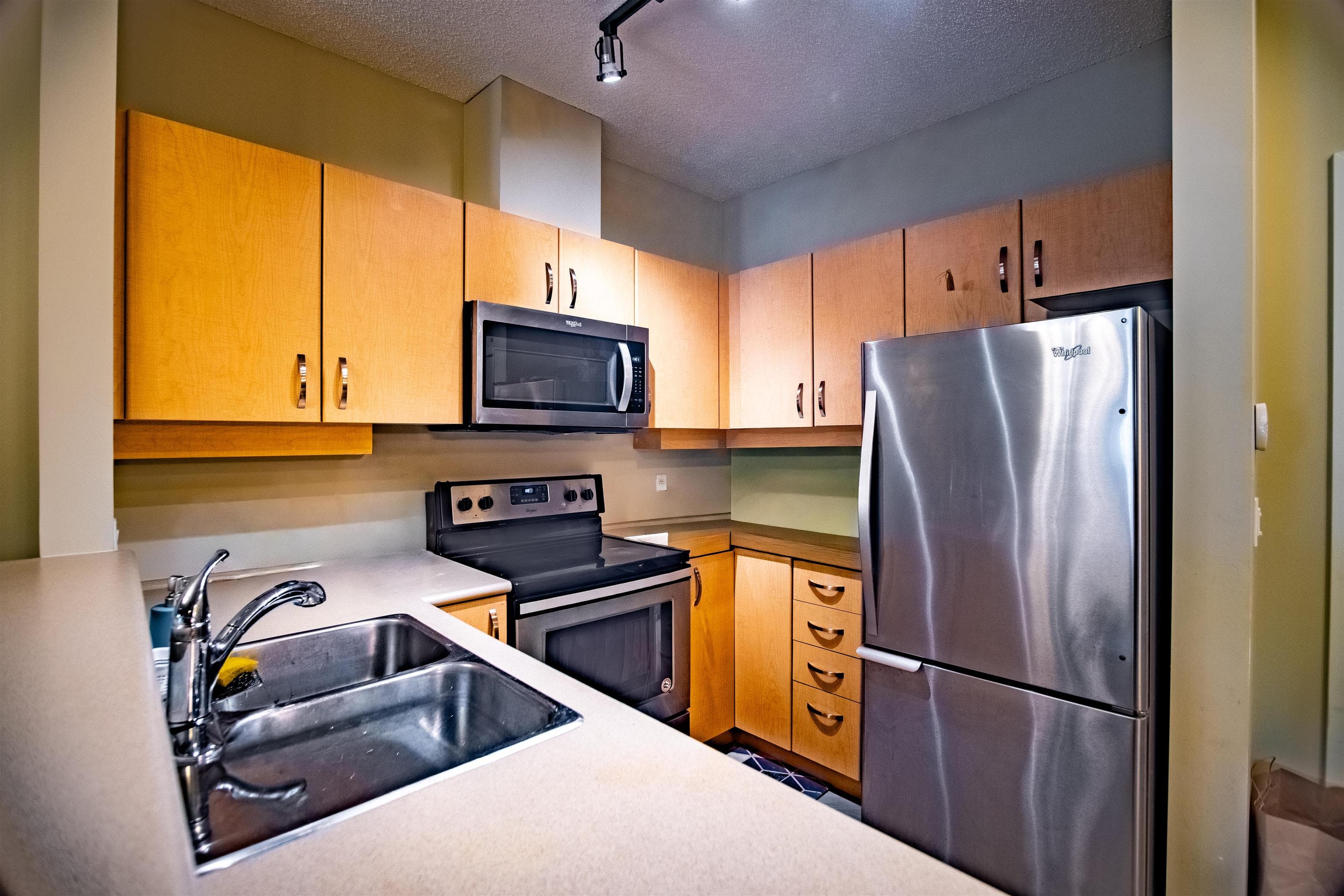 124 - 10838 City Parkway, Surrey, V3T 5X9 — photo 5