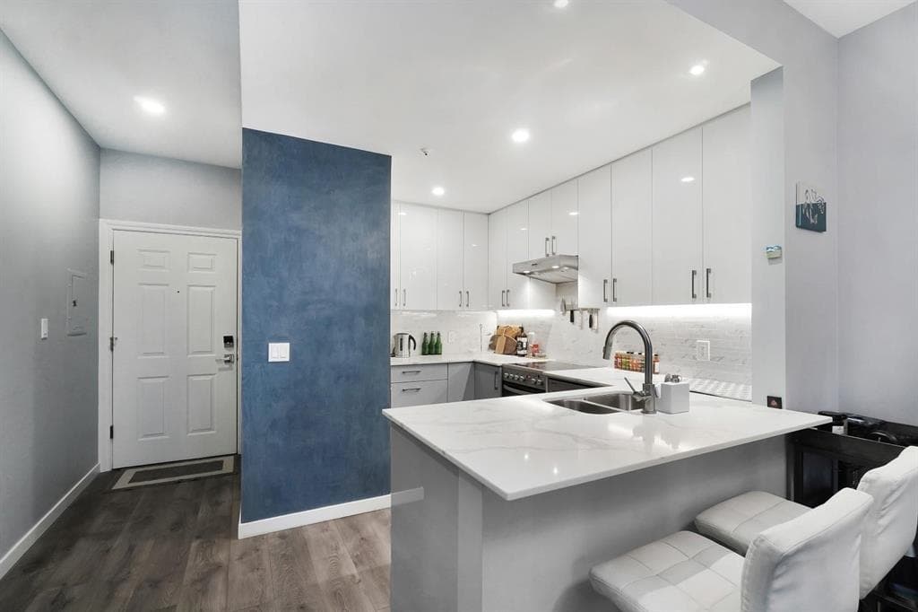 306 - 630 Roche Point Drive, North Vancouver, V7H 3A1 — photo 2