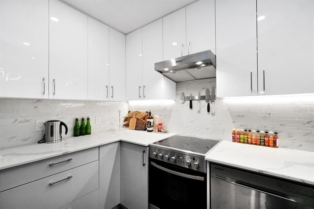 306 - 630 Roche Point Drive, North Vancouver, V7H 3A1 — photo 3