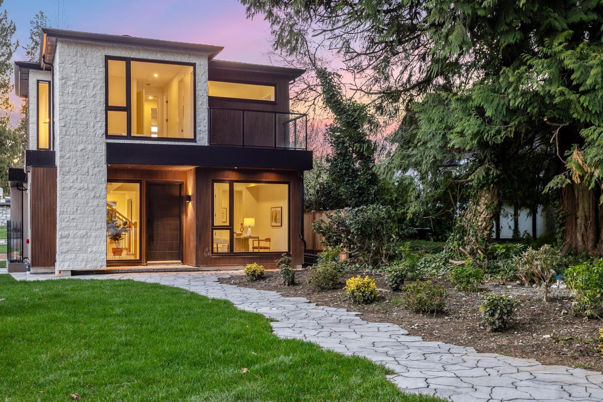 1921 Tatlow Avenue, North Vancouver, V7P 3A2 — photo 1