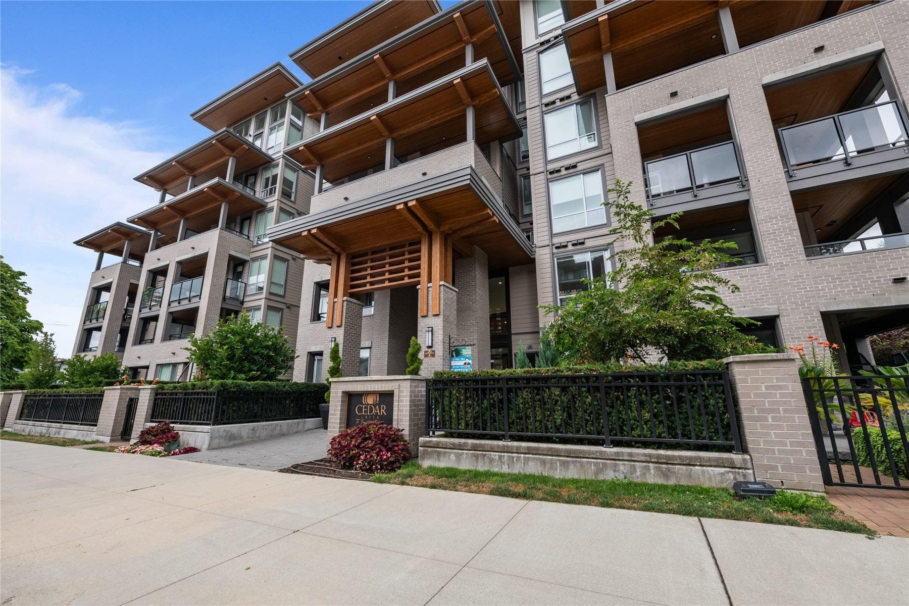 612 - 7588 16th Street, Burnaby