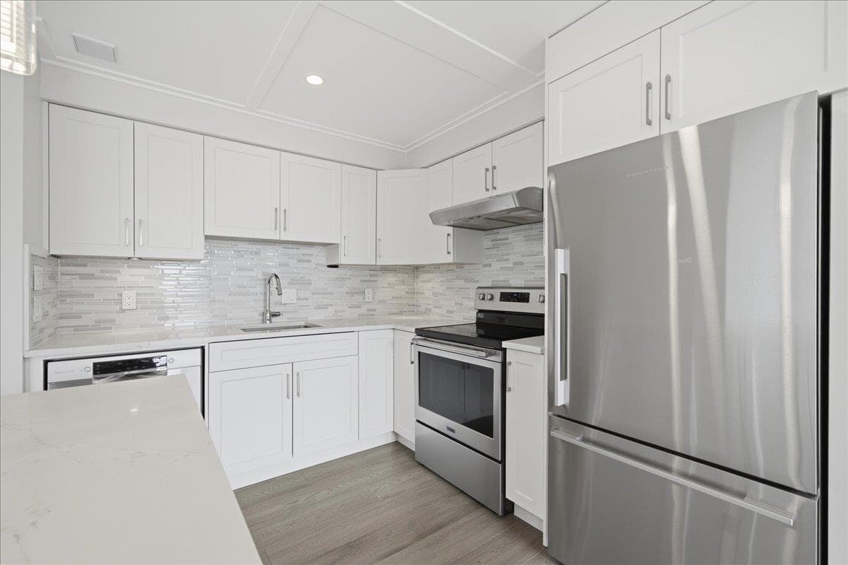 802 - 1745 Esquimalt Avenue, West Vancouver, V7V 1R7 — photo 3