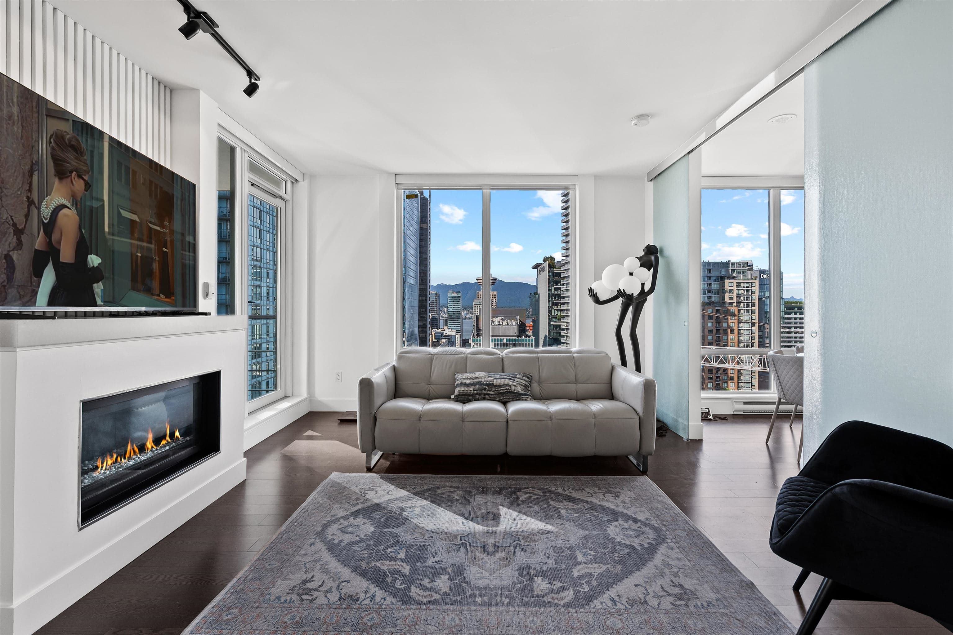 2504 - 565 Smithe Street, Vancouver, V6B 0E4 — photo 4