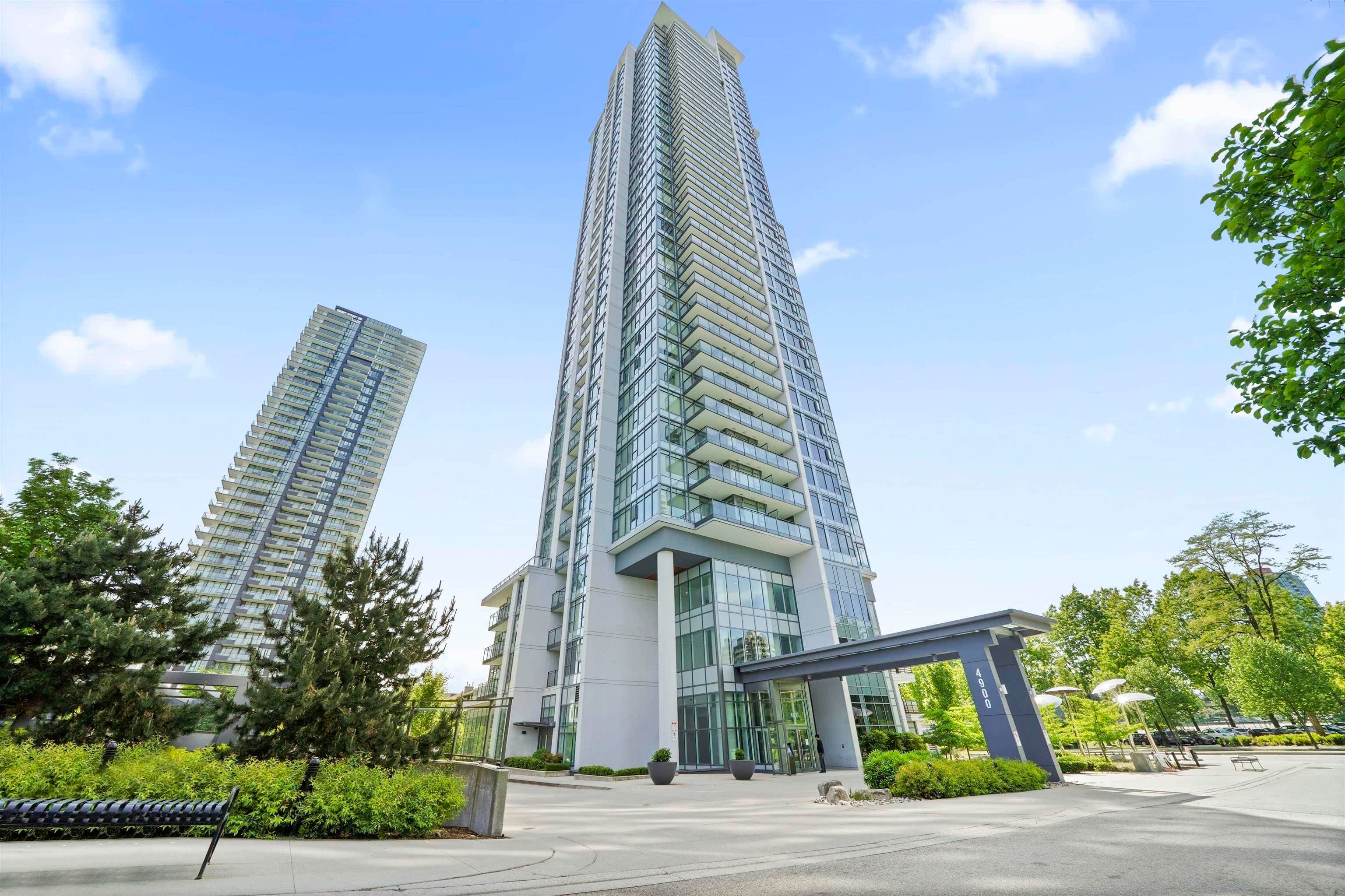 302 - 4900 Lennox Lane, Burnaby, V5H 0G9 — photo 1