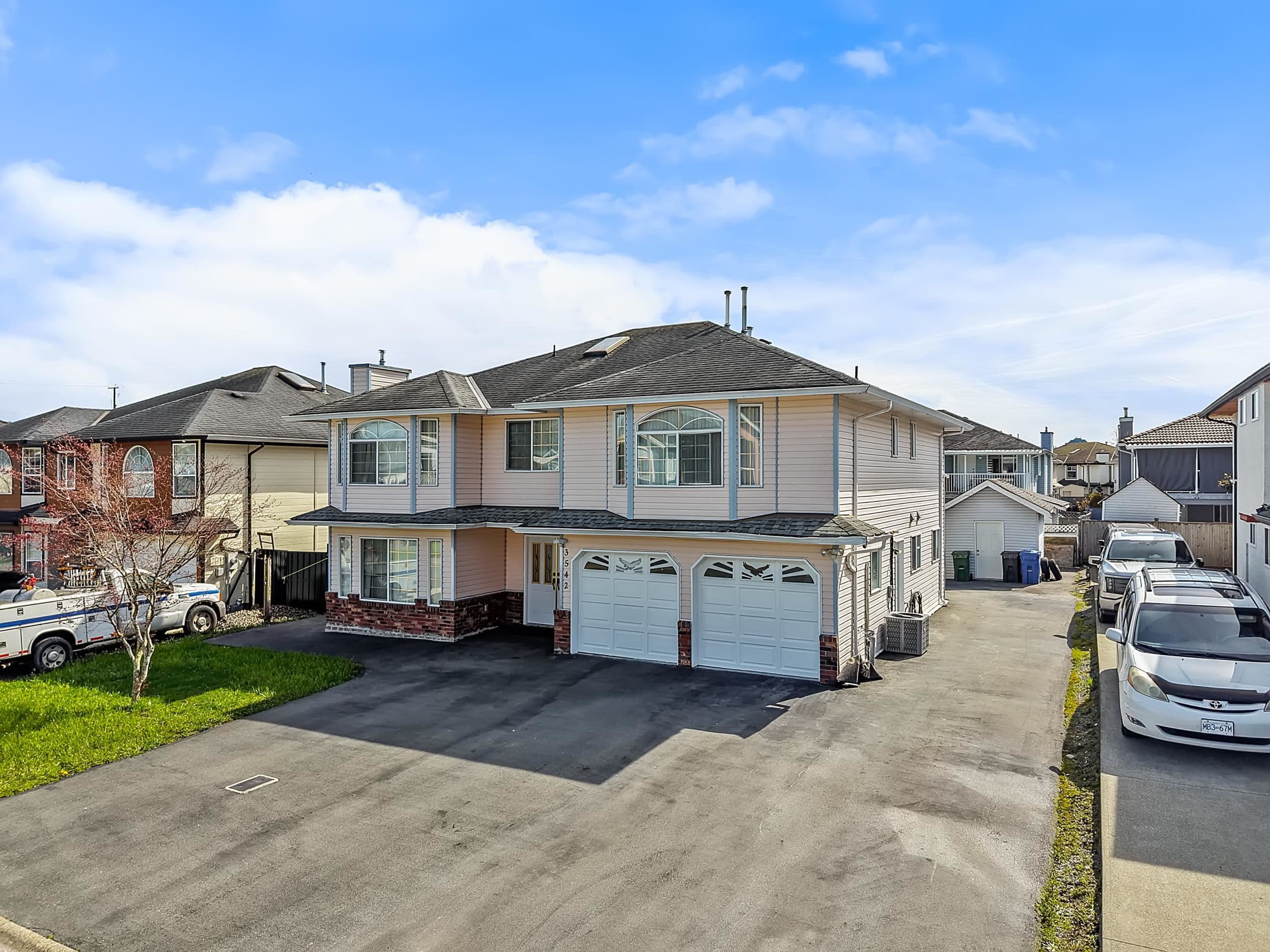 3542 Galiano Drive, Abbotsford, V2T 5R6 — photo 2
