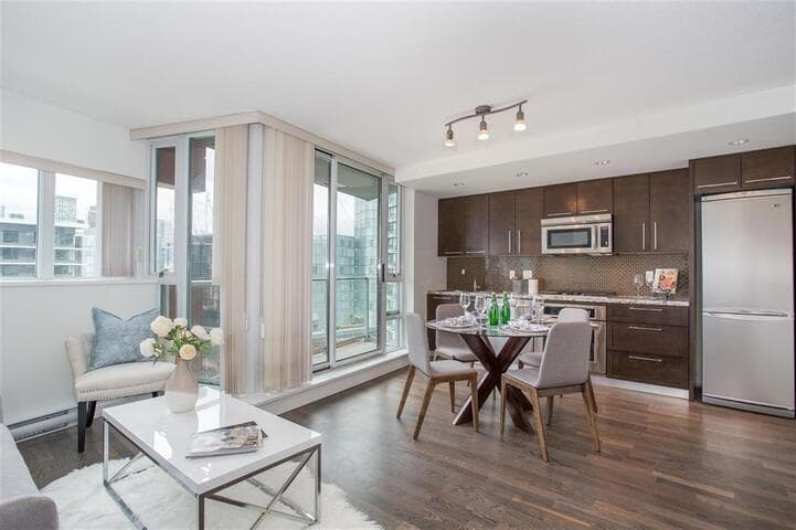 2301 - 918 Cooperage Way, Vancouver, V6B 0A7 — photo 3