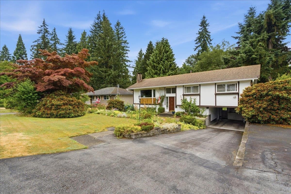 1388 Cambridge Drive, Coquitlam, V3J 2P7 — photo 3