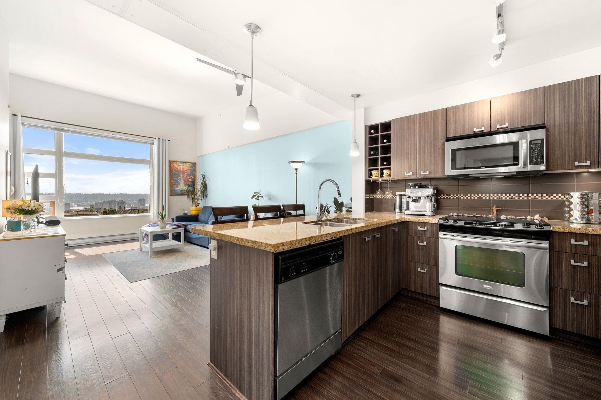 302 - 709 12th Street, New Westminster, V3M 4J7 — photo 3