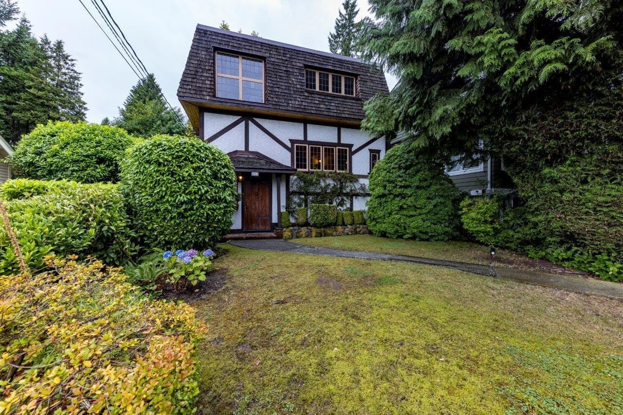 292 E St. James Road, North Vancouver