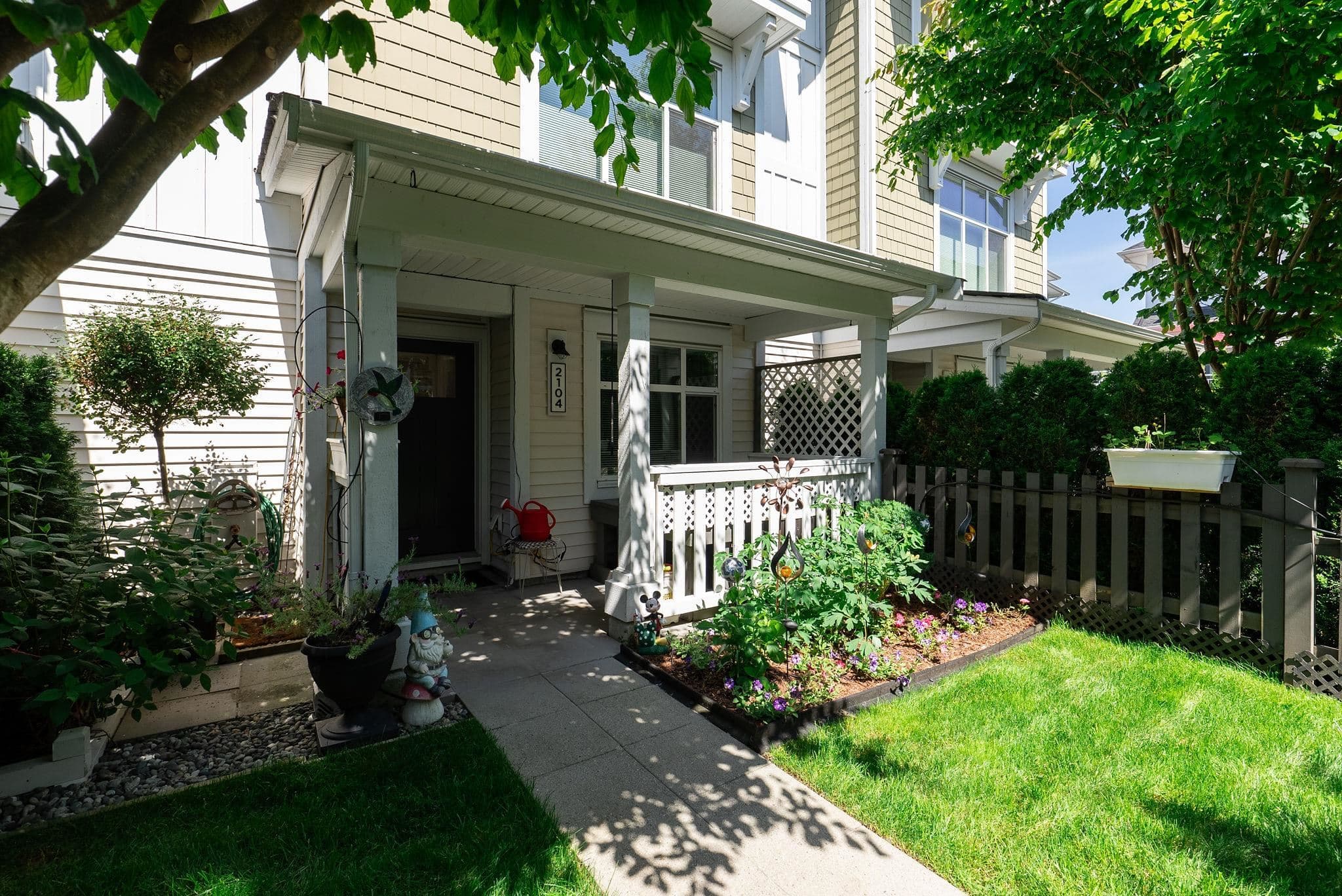 2104 - 11295 Pazarena Place, Maple Ridge, V2X 4K9 — photo 2
