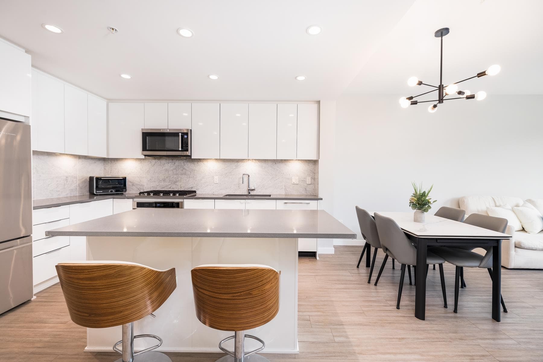 302 - 2651 Library Lane, North Vancouver